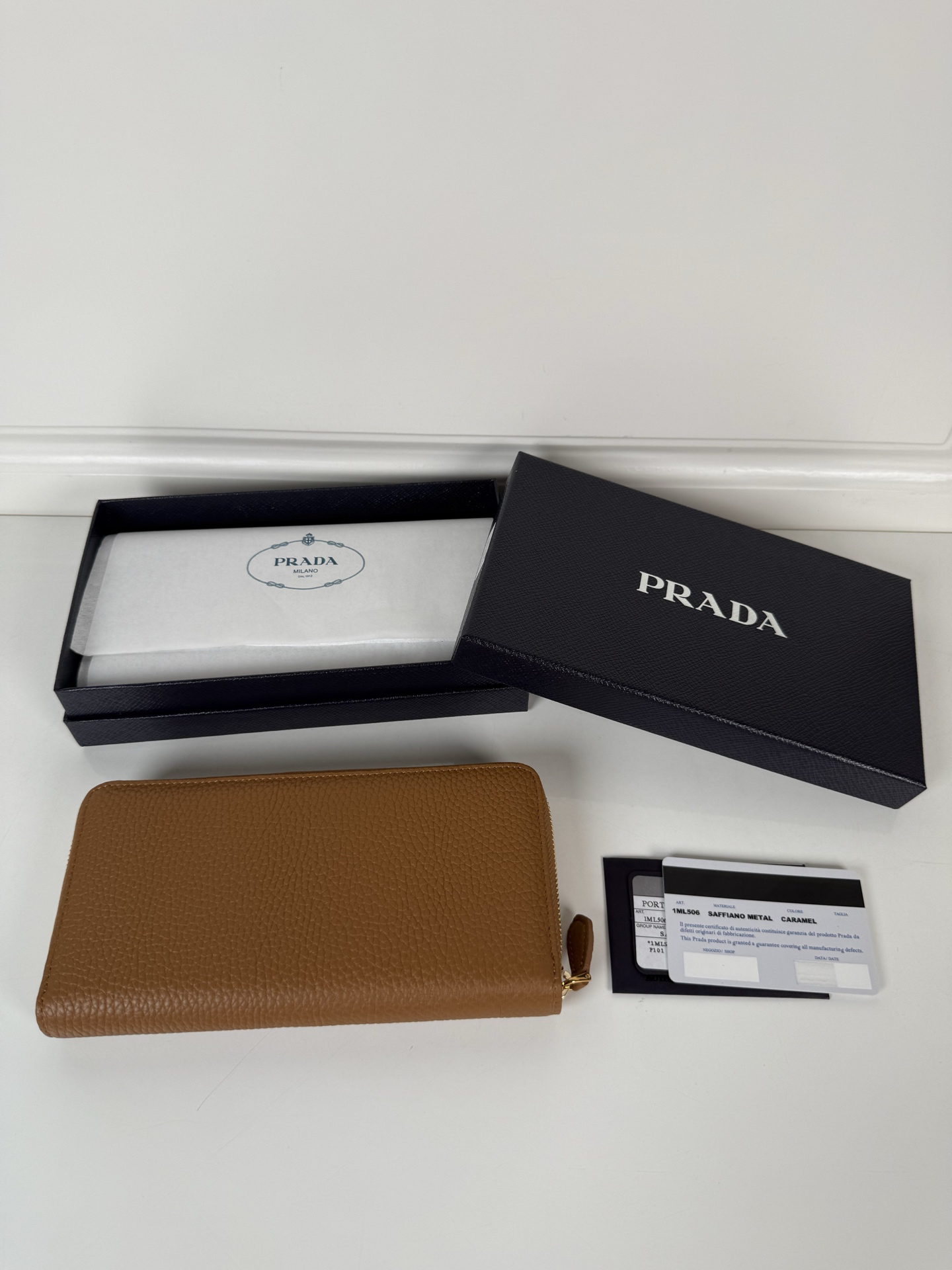 [TOP] PRADA Wallet 20x10.3cm - Brown - 711 Luxury