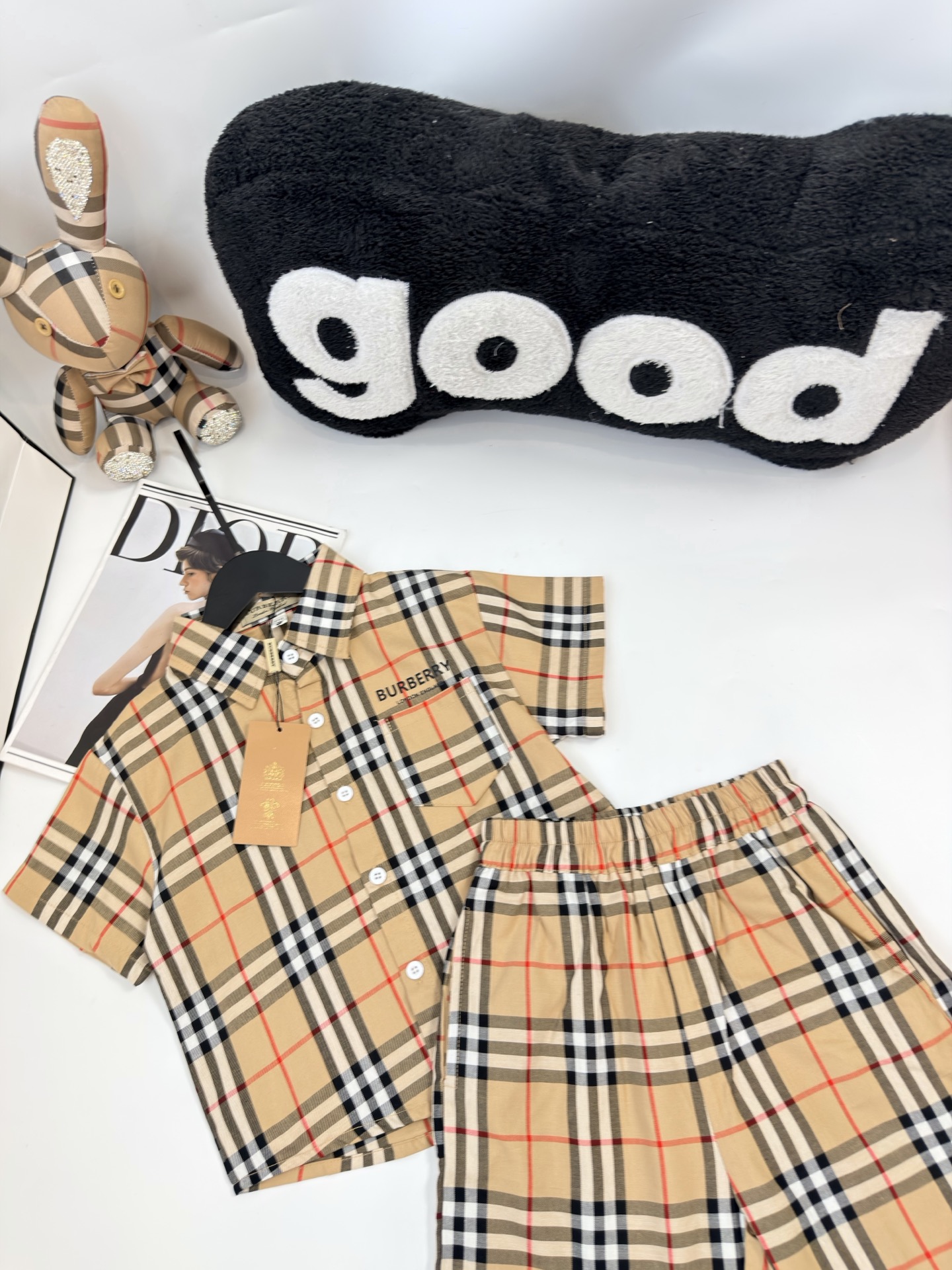 Burberry Unisex Kids Vintage Check Short Sleeve Shirt & Elastic Waist Shorts Two Piece Set Boys Girls Sizes 90-160