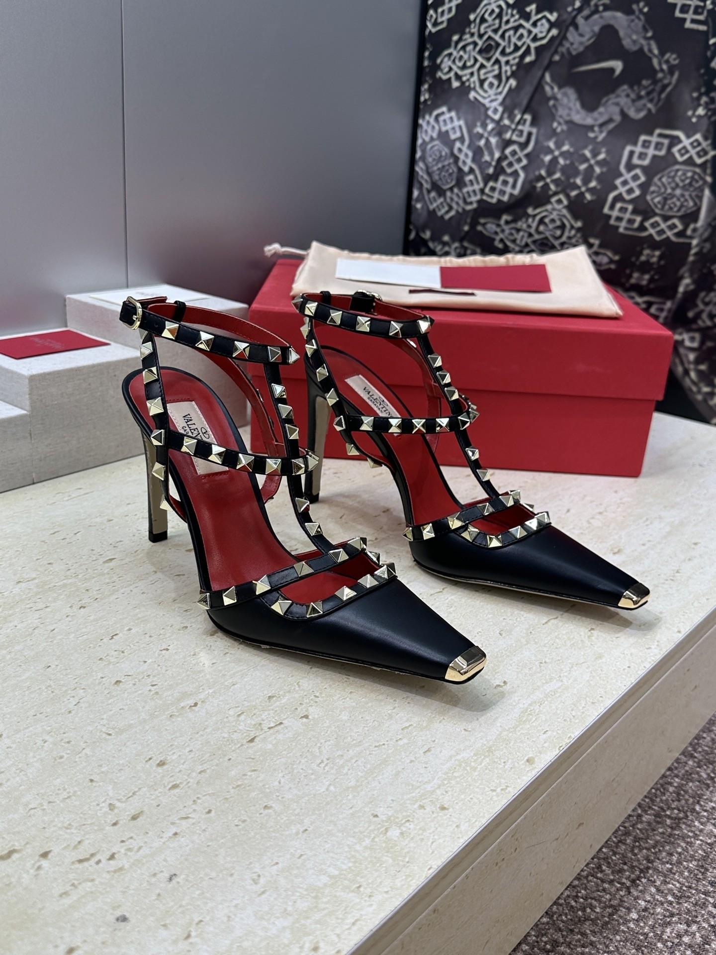 [TOP] VALENTINO High Heels Shoes  - Black - 711 Luxury