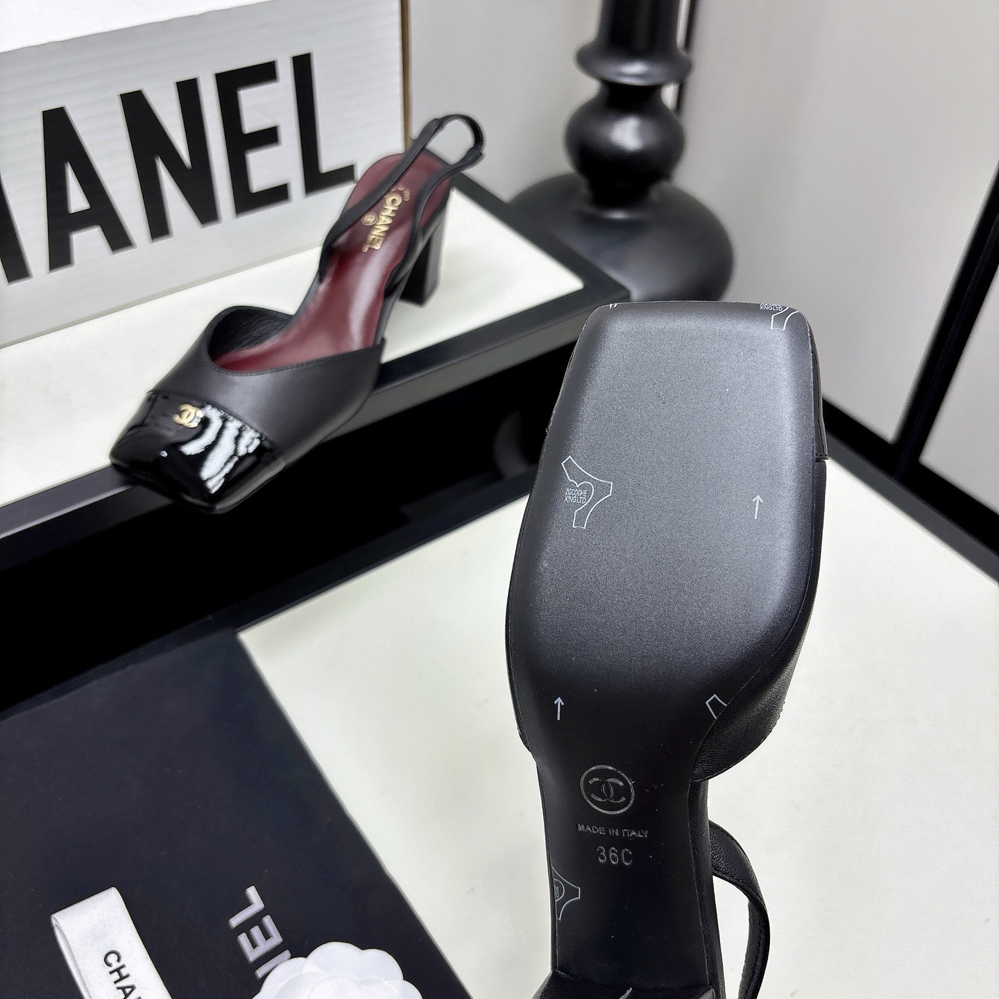 [TOP] CHANEL Mules - Black - 711 Luxury