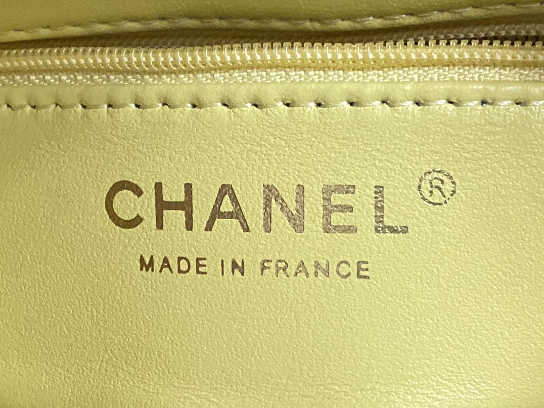[TOP] CHANEL Kelly Chain Bag 13x19x7 cm - Yellow