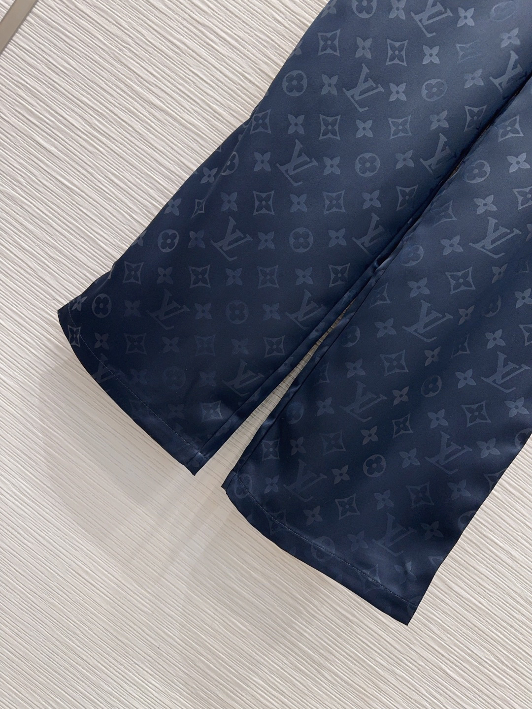 [TOP] Louis Vuitton LV Pants - Black