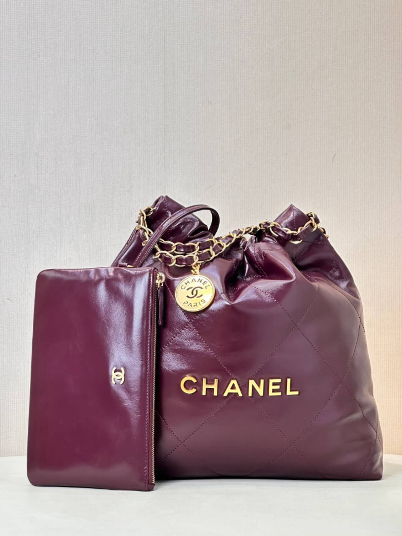 [TOP] CHANEL 22 Bag 2 Sizes  - Claret & GHW