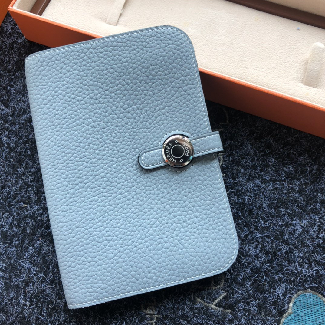 [TOP] HERMES Dogon Passport Holder 15cm - Bleu Lin