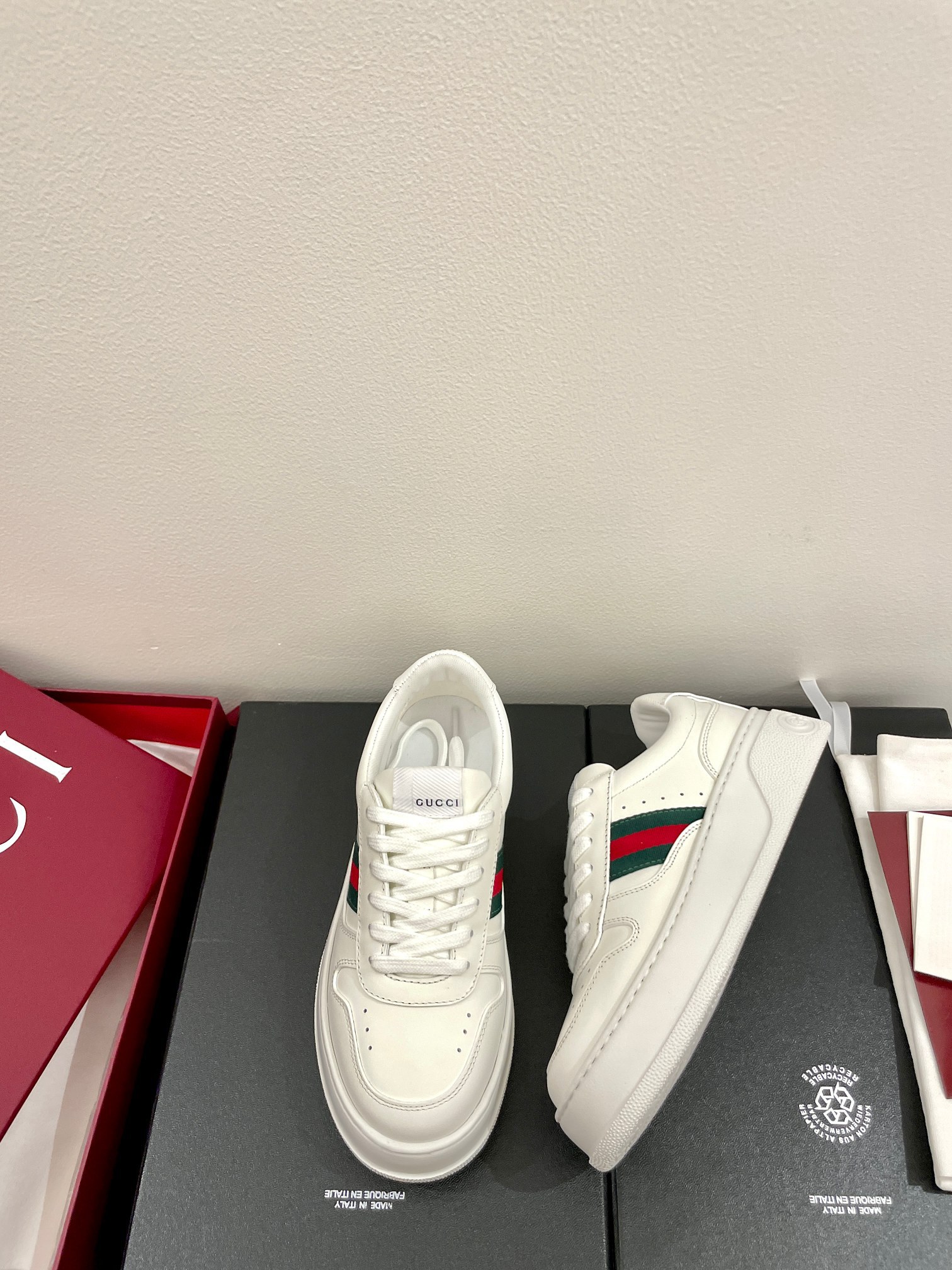 [TOP] GUCCI Sneaker - White - 711 Luxury