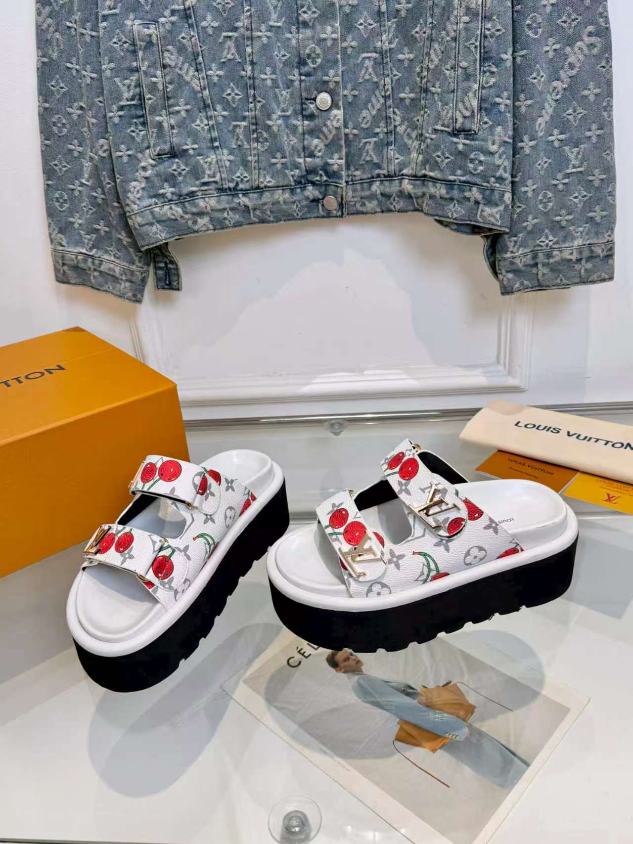 [TOP] Louis Vuitton LV Slippers - White - 711 Luxury