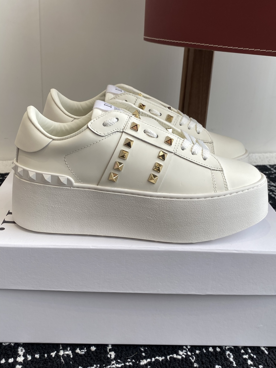 [TOP] VALENTINO Sneaker  - White - 711 Luxury