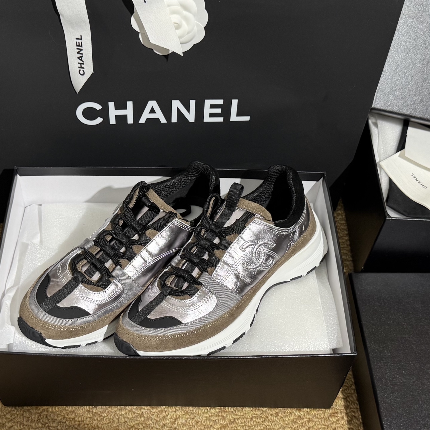 [TOP] CHANEL Sneakers - Sliver