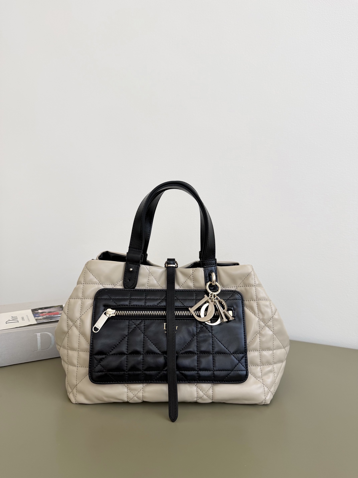 DIOR Medium Dior Toujours Reversible Bag Chalk Off-white and Soft Pink Two-tone Soft Calf Leather Oversized Cannage Pattern#395298