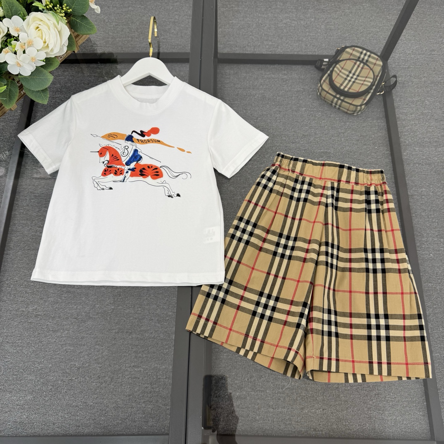 Burberry Unisex Kids White Foam Equestrian Print Short Sleeve T Shirt & Vintage Check Elastic Shorts Two Piece Sibling Matching Set Boys Girls Sizes 100-150
