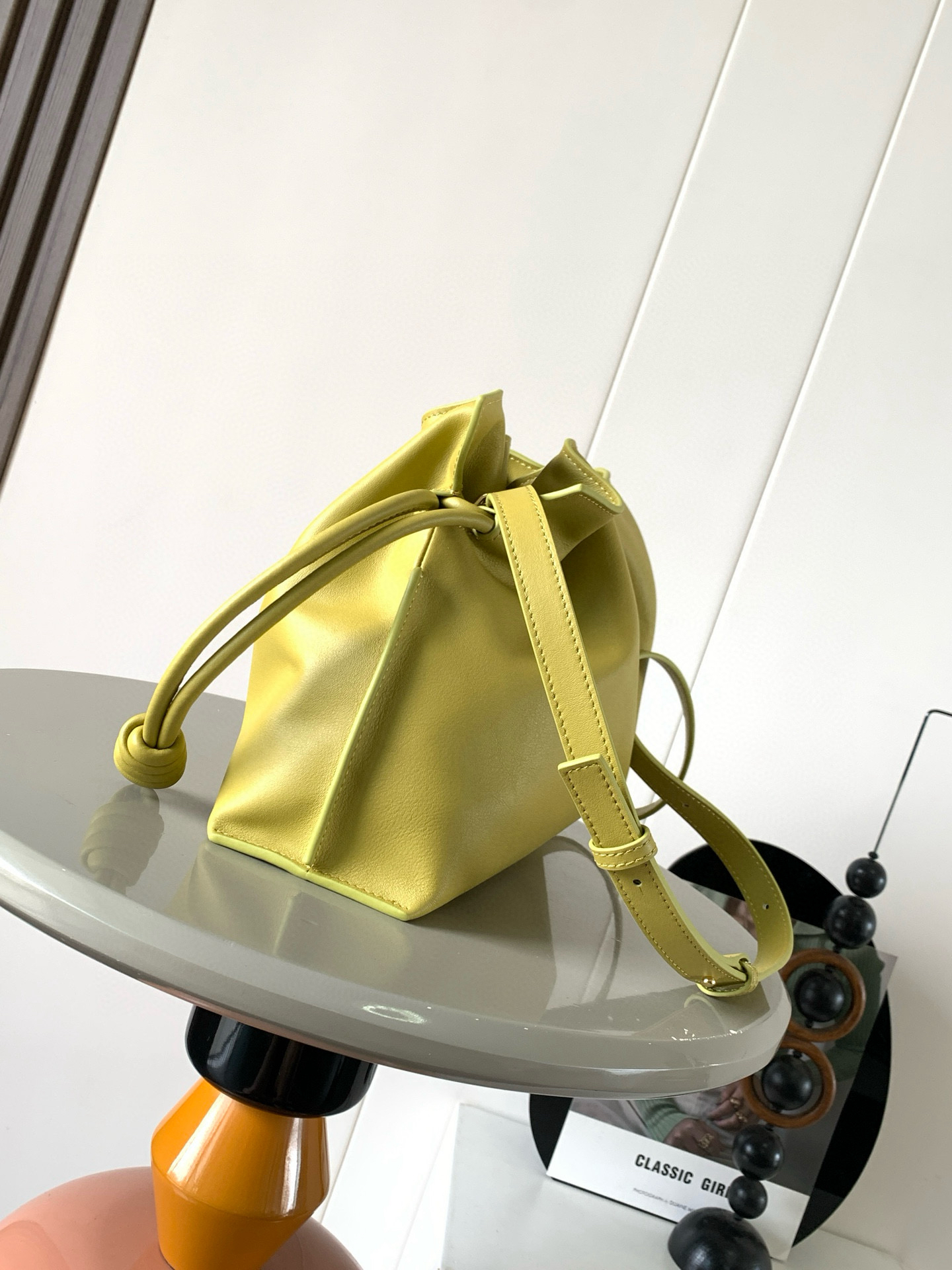 [TOP] LOEWE Flamenco Bag Cowhide Leather 30x24.5x10.5cm - Yellow