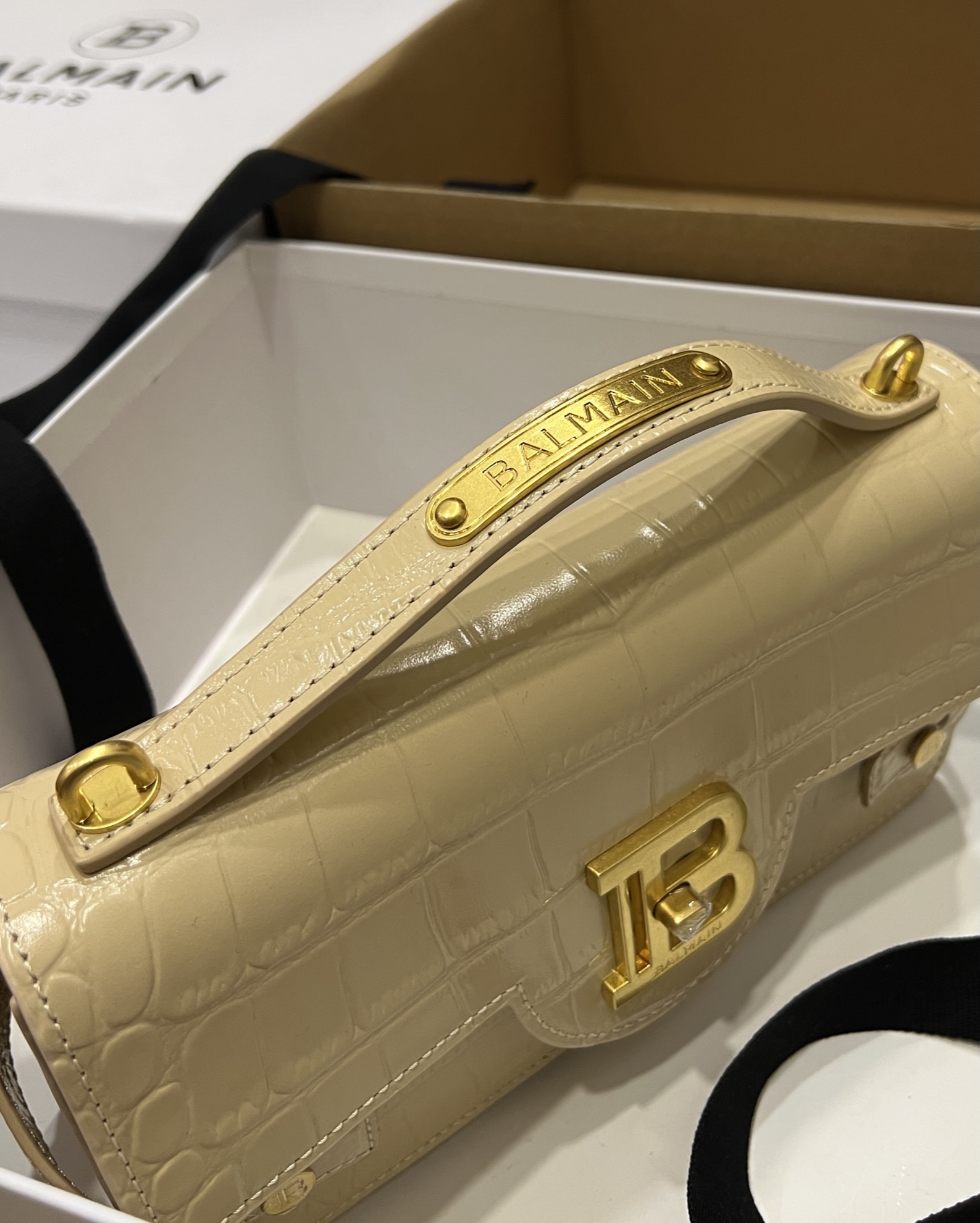 [TOP] BALMAIN Cowhide Embossed Crocodile Pattern Bag 23*14*8 CM - Apricot - 711 Luxury