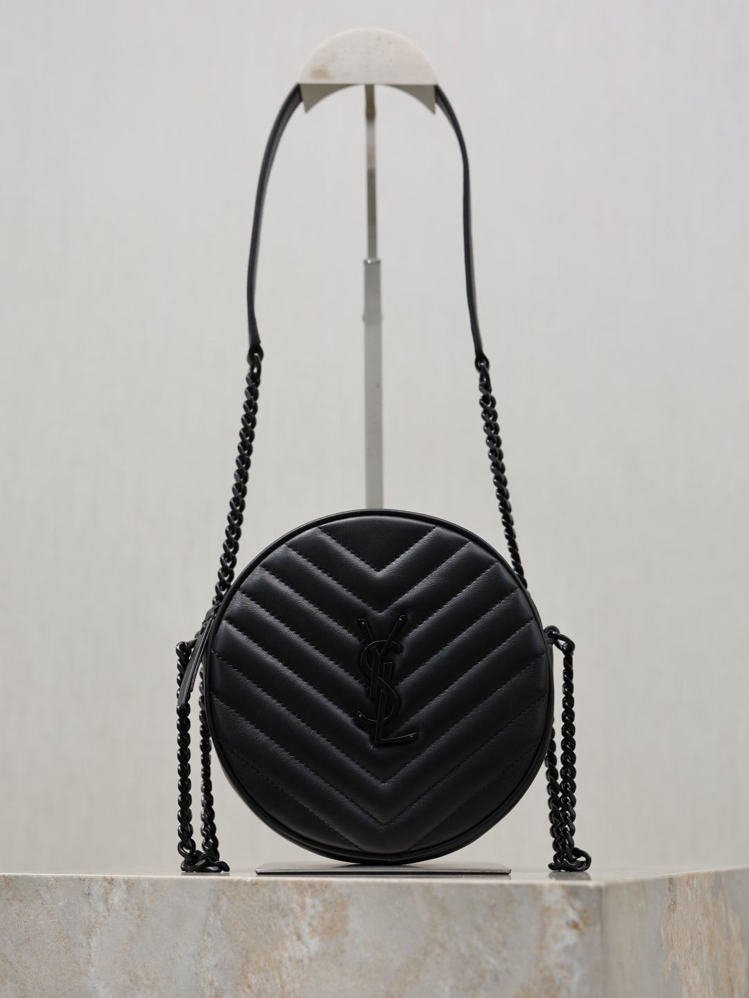 [TOP] Yves Saint Laurent YSL VINYLE Bag Cowhide 17x17x5.5cm - Black - 711 Luxury