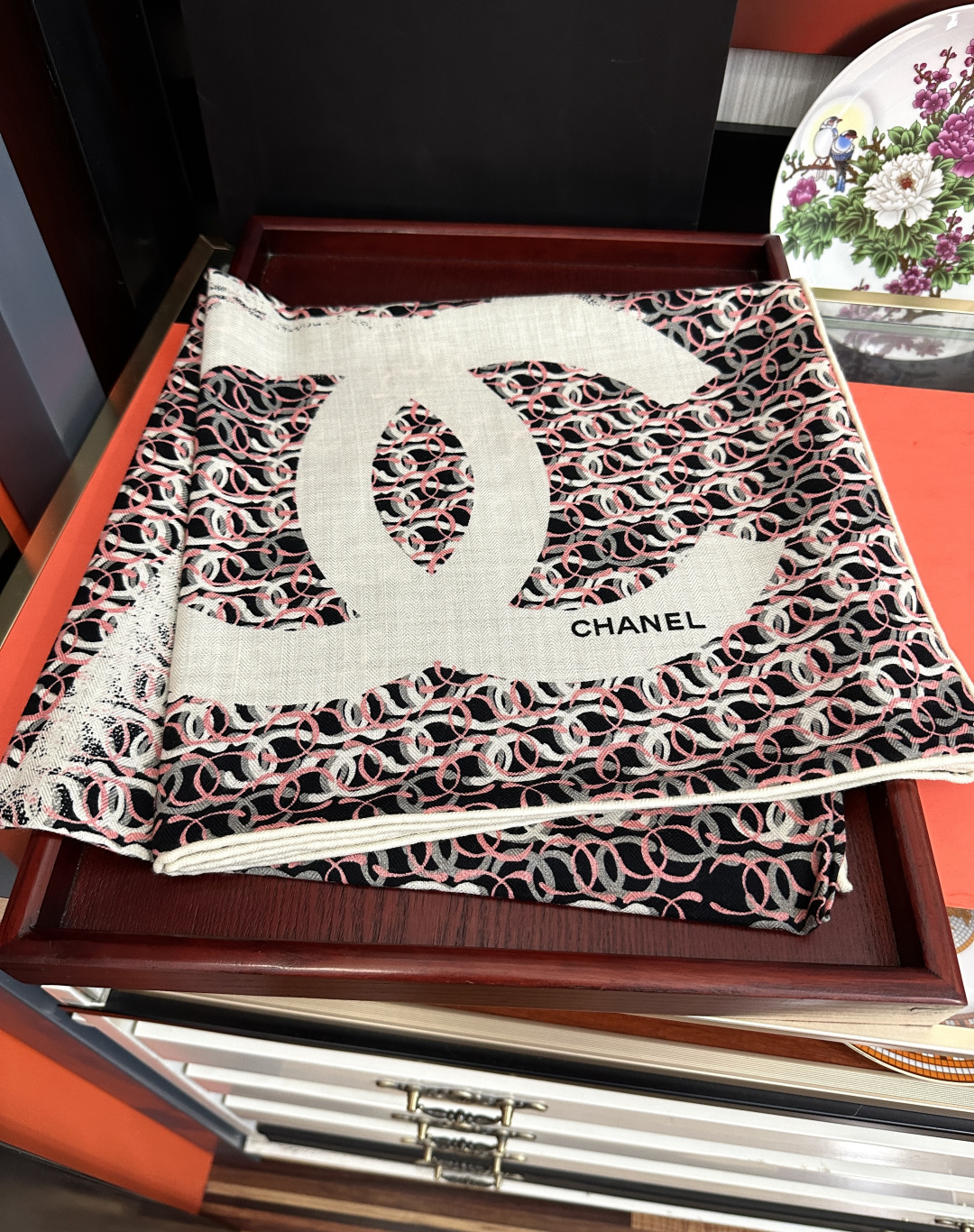 [TOP] CHANEL Scarf 140x140 cm - Black - 711 Luxury