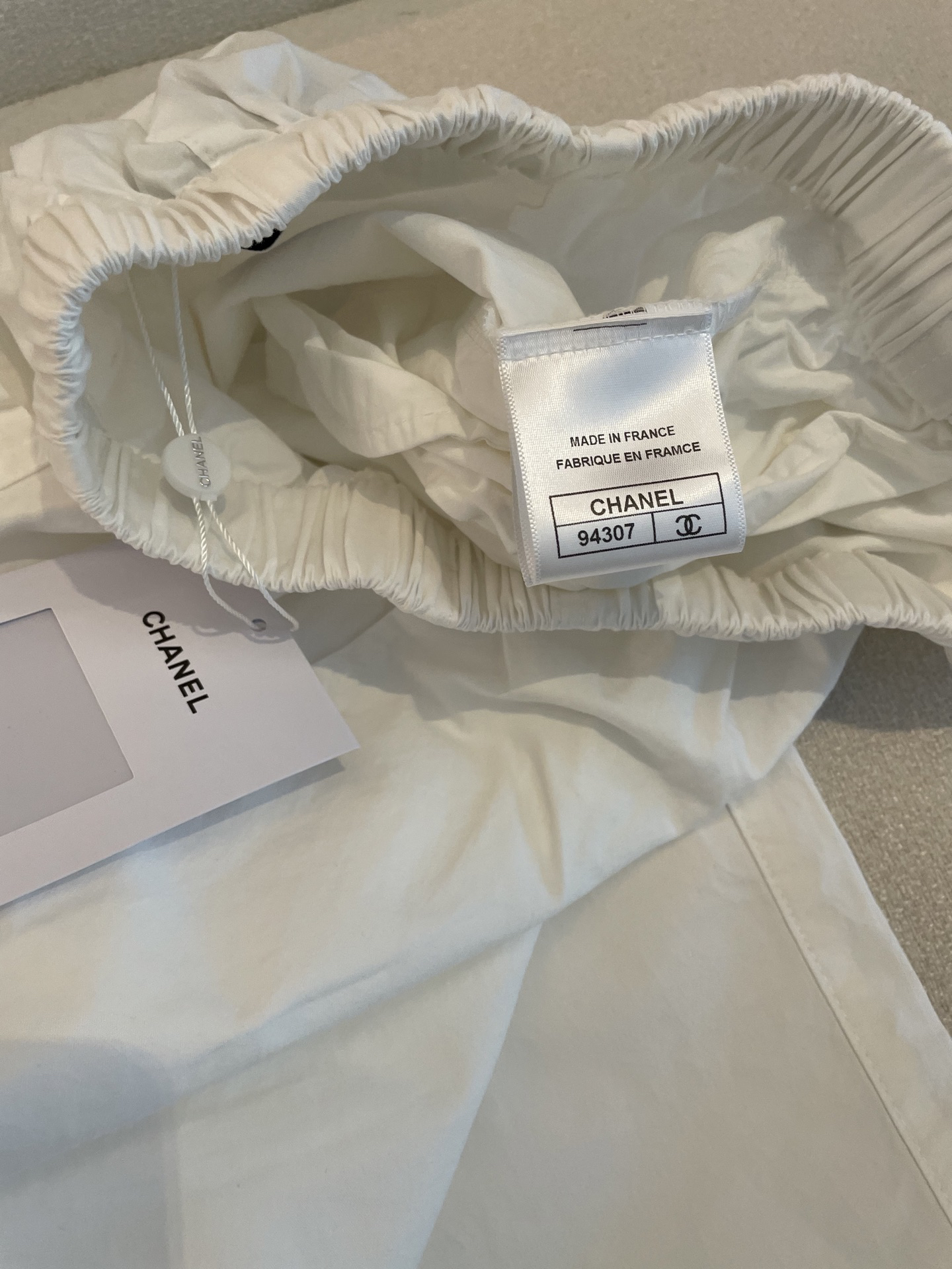 [TOP] CHANEL Pants - White