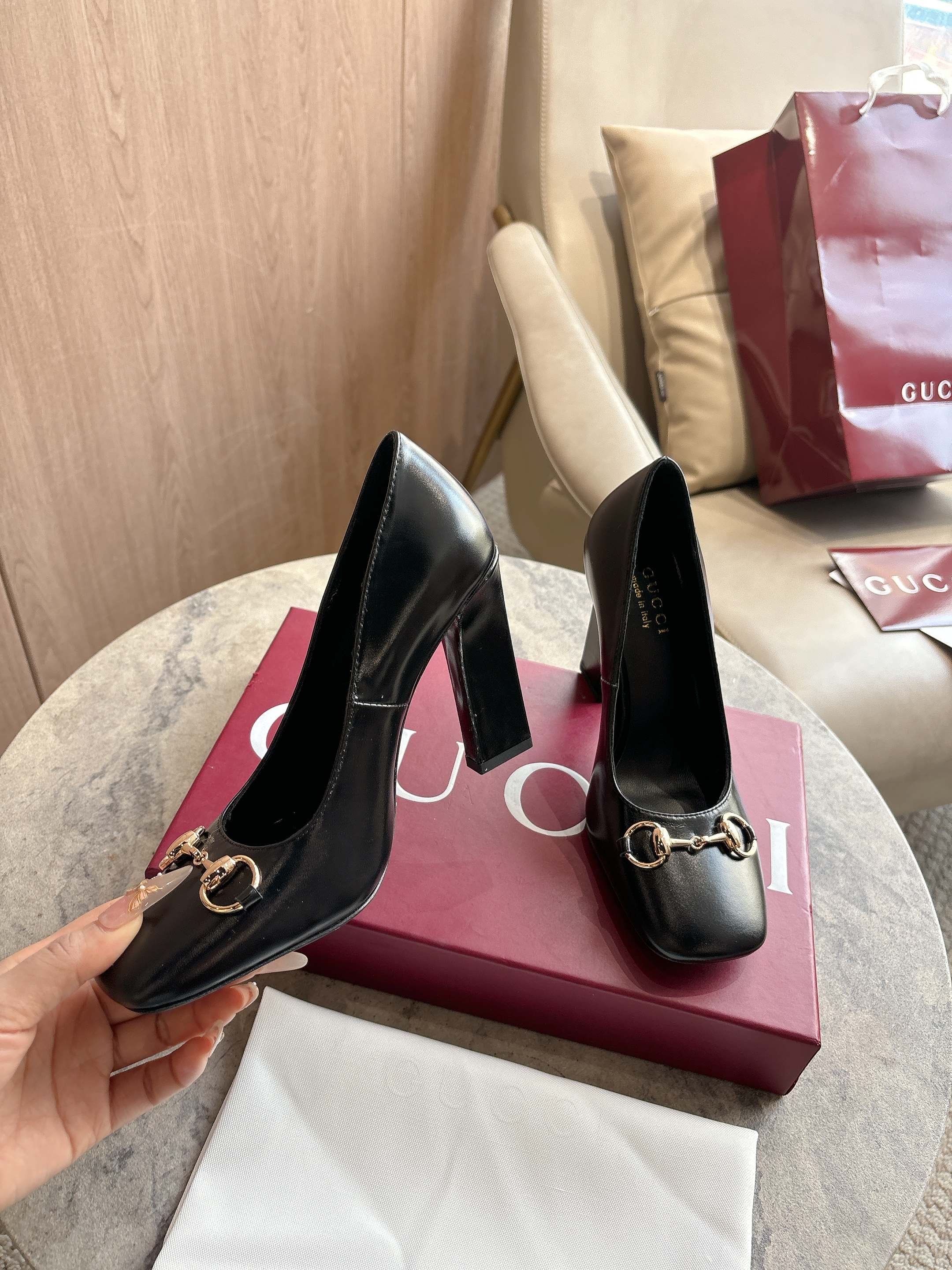 [TOP] GUCCI Shoes - Black - 711 Luxury