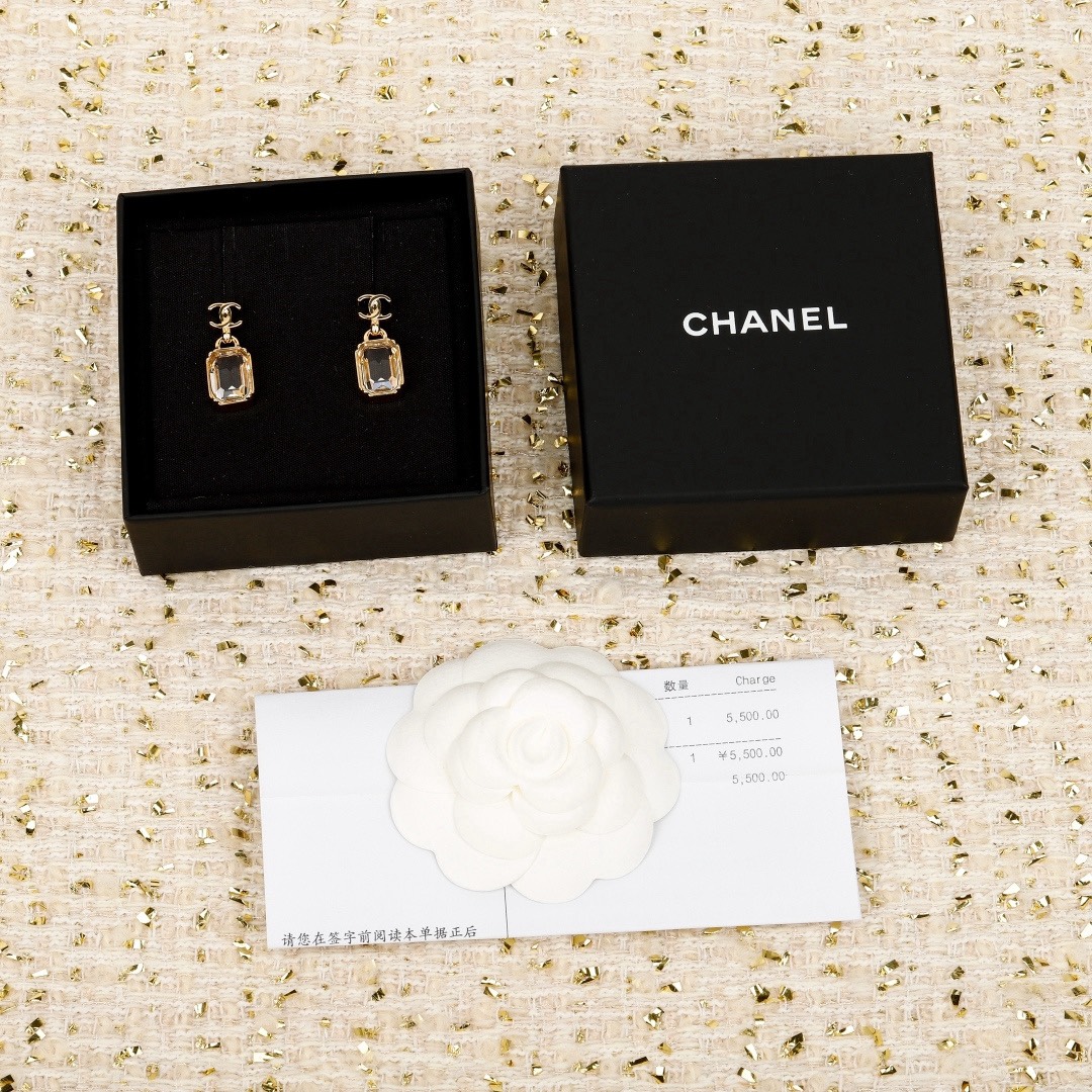 [TOP] CHANEL Earrings - Gold