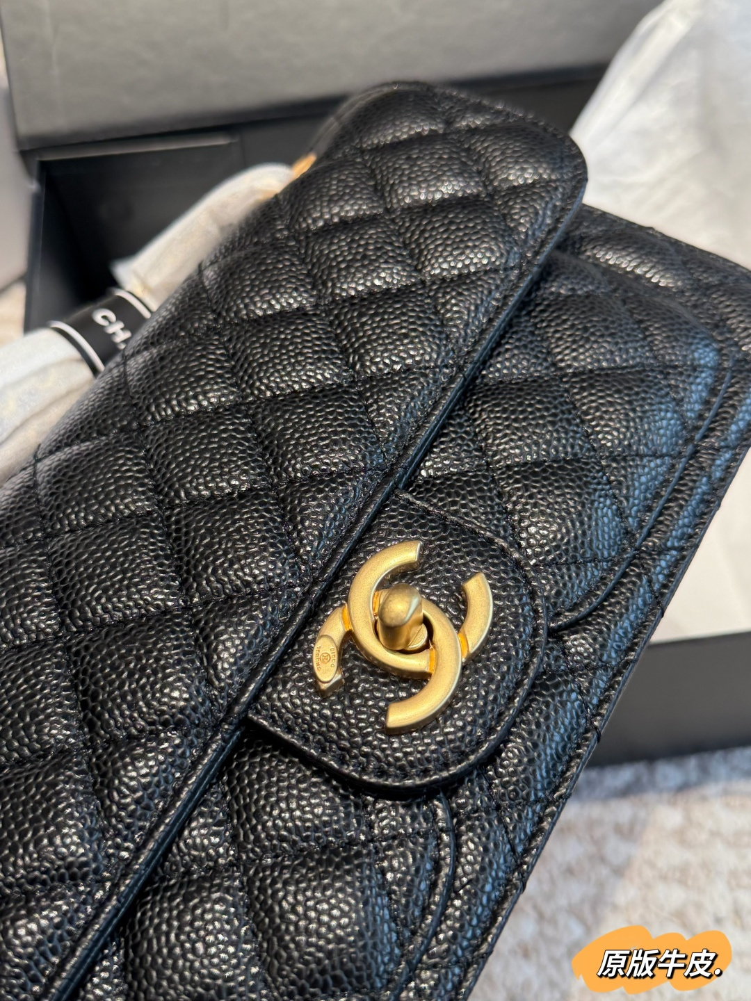 Chanel 25B Quilted Cowhide Flap Bag with Gold-Tone Hardware (Replica)