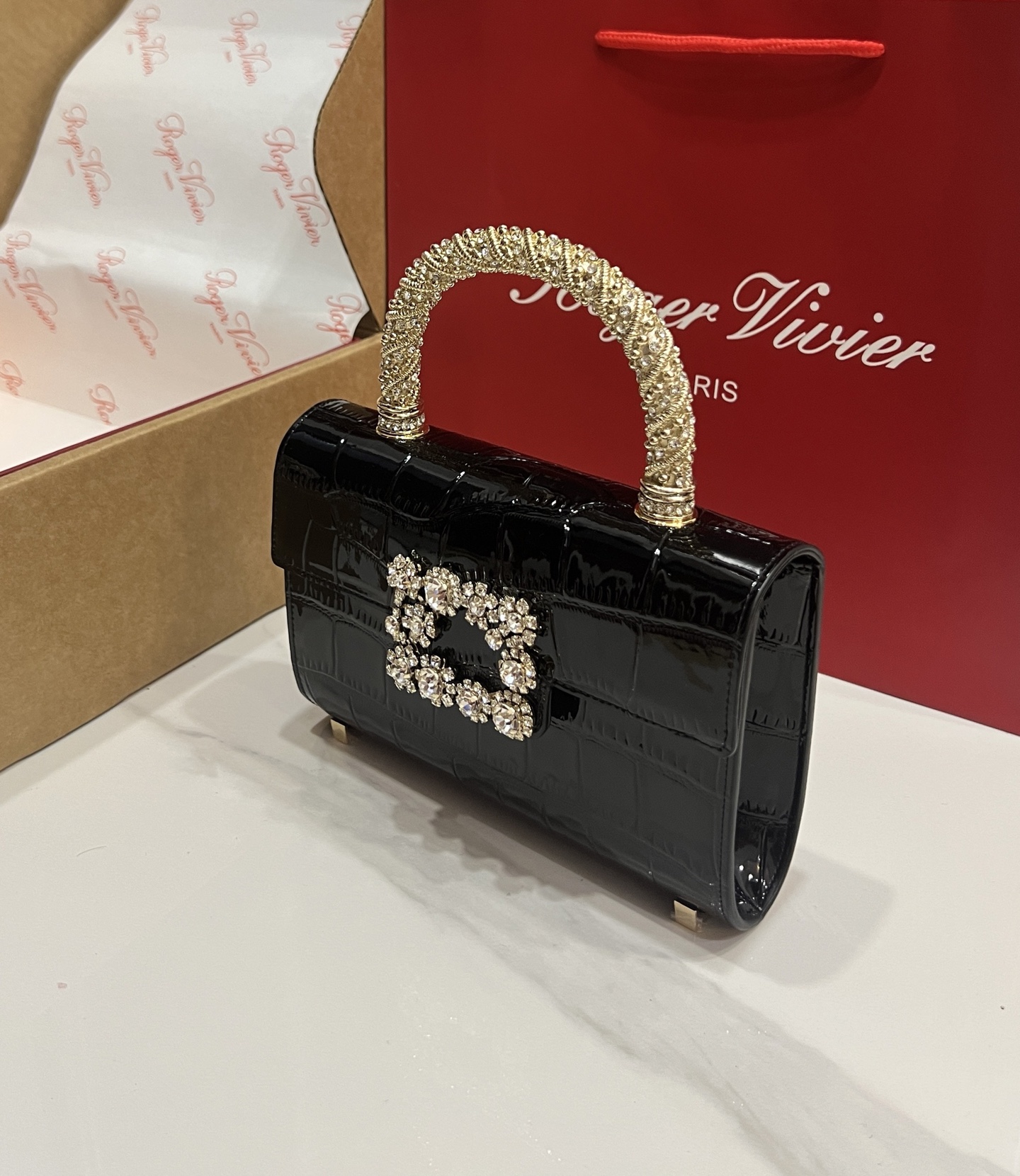 [TOP] ROGER VIVIER Diamond Bag with Crocodile Pattern Cowhide 19-13-4 CM - Black - 711 Luxury