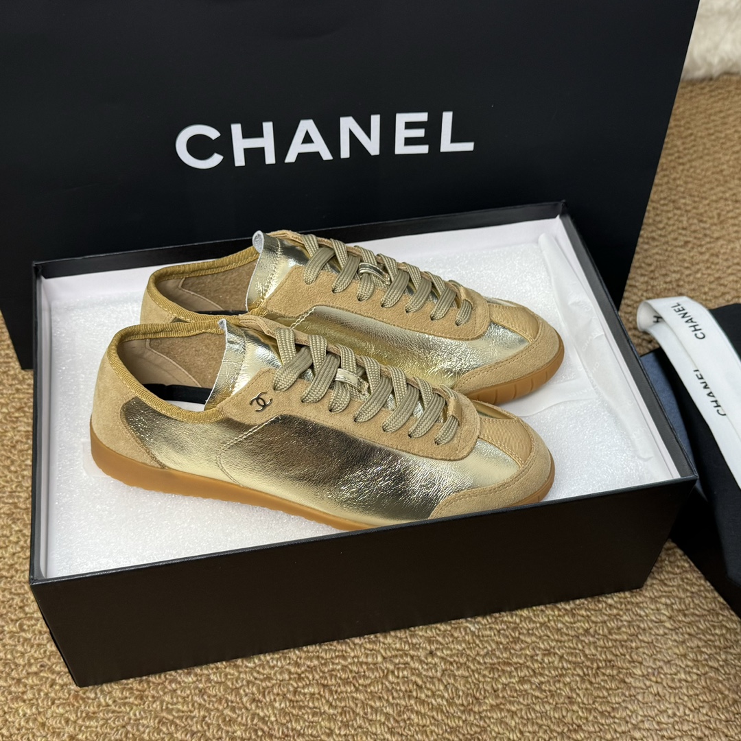 [TOP] CHANEL Sneakers - Gold