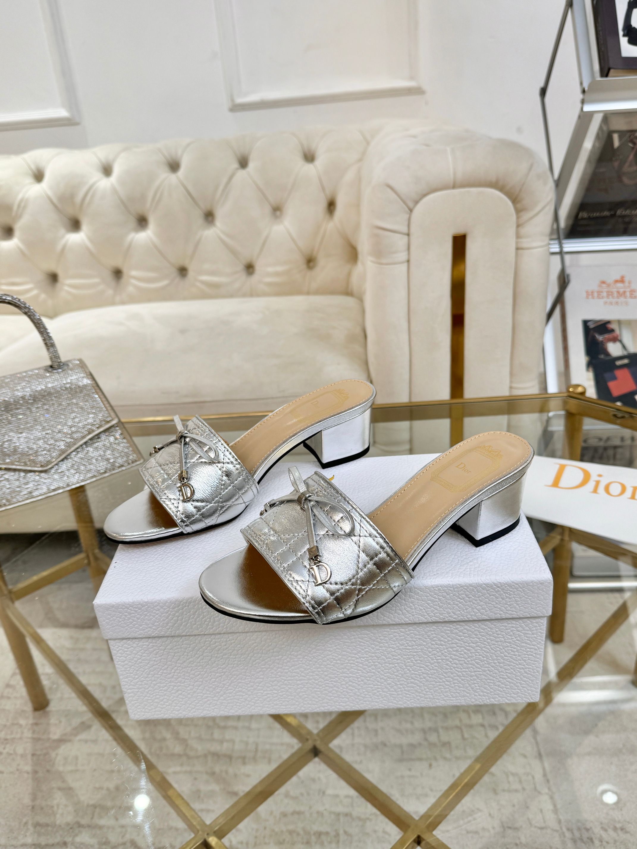 [TOP] Christian Dior Slippers - Sliver - 711 Luxury