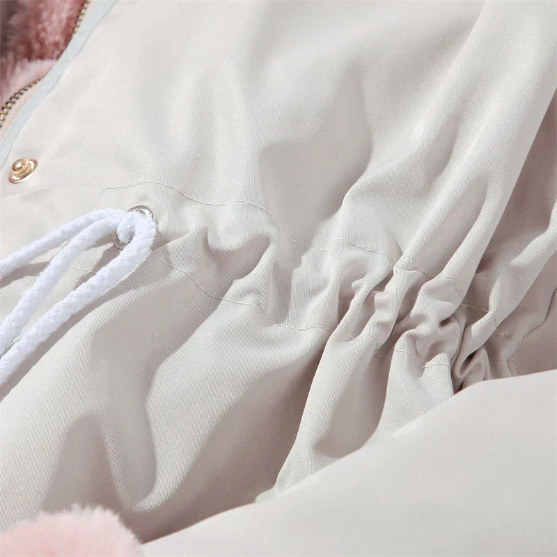 Women's parka with detachable puffed fur collar