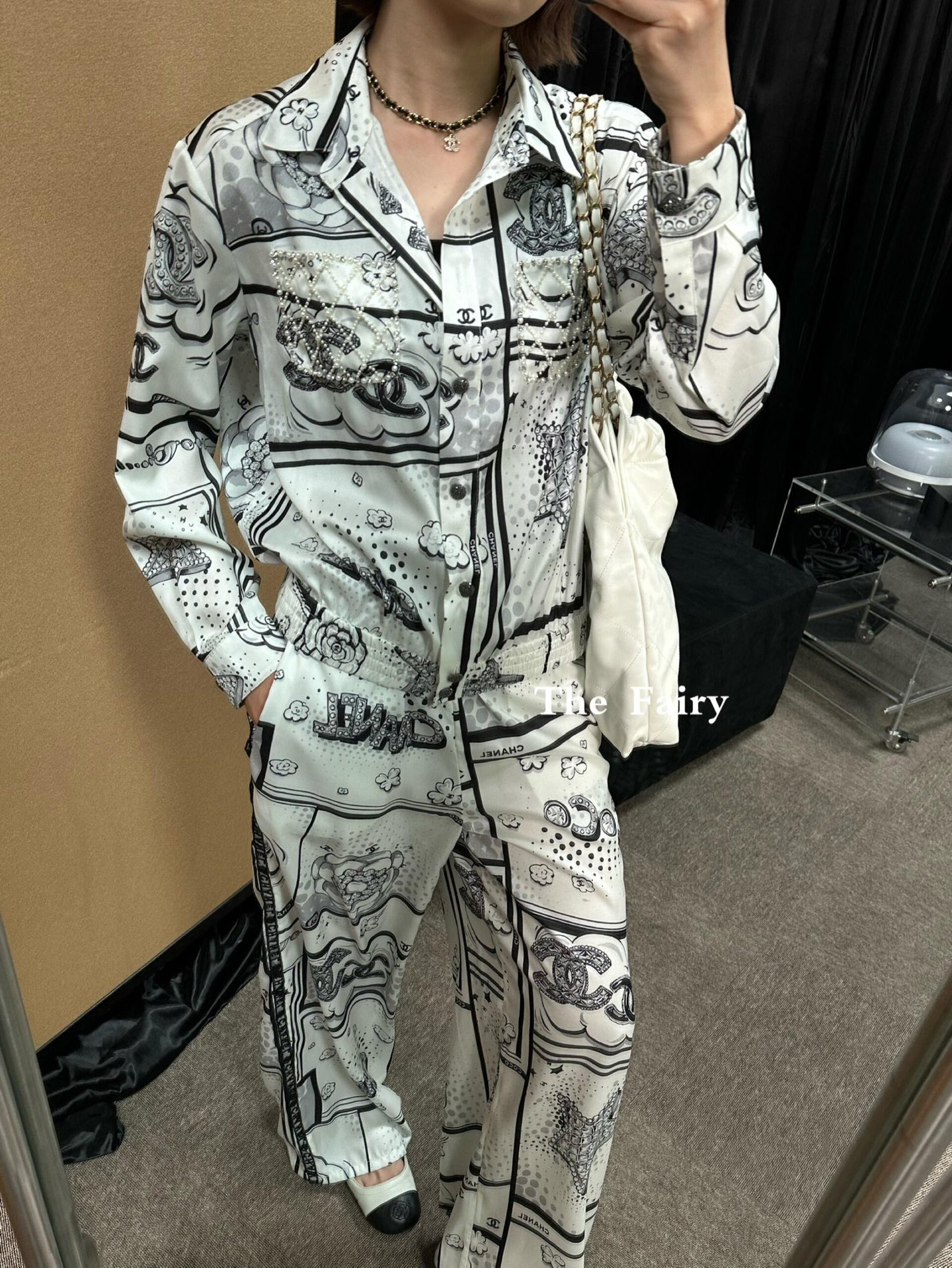 [TOP] CHANEL  Suit - White