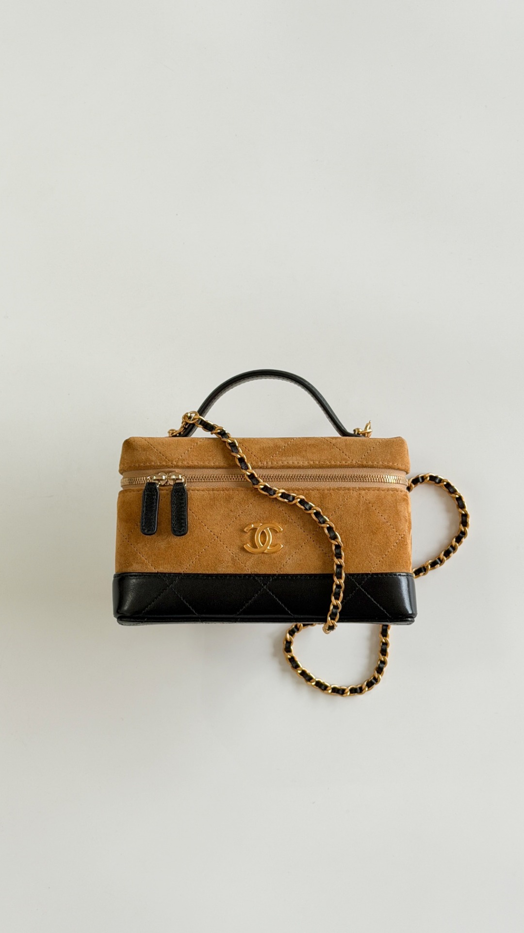 Chanel Bag Chanel Suede Calfskin Colorblock Bag View 2 | Nigo Office