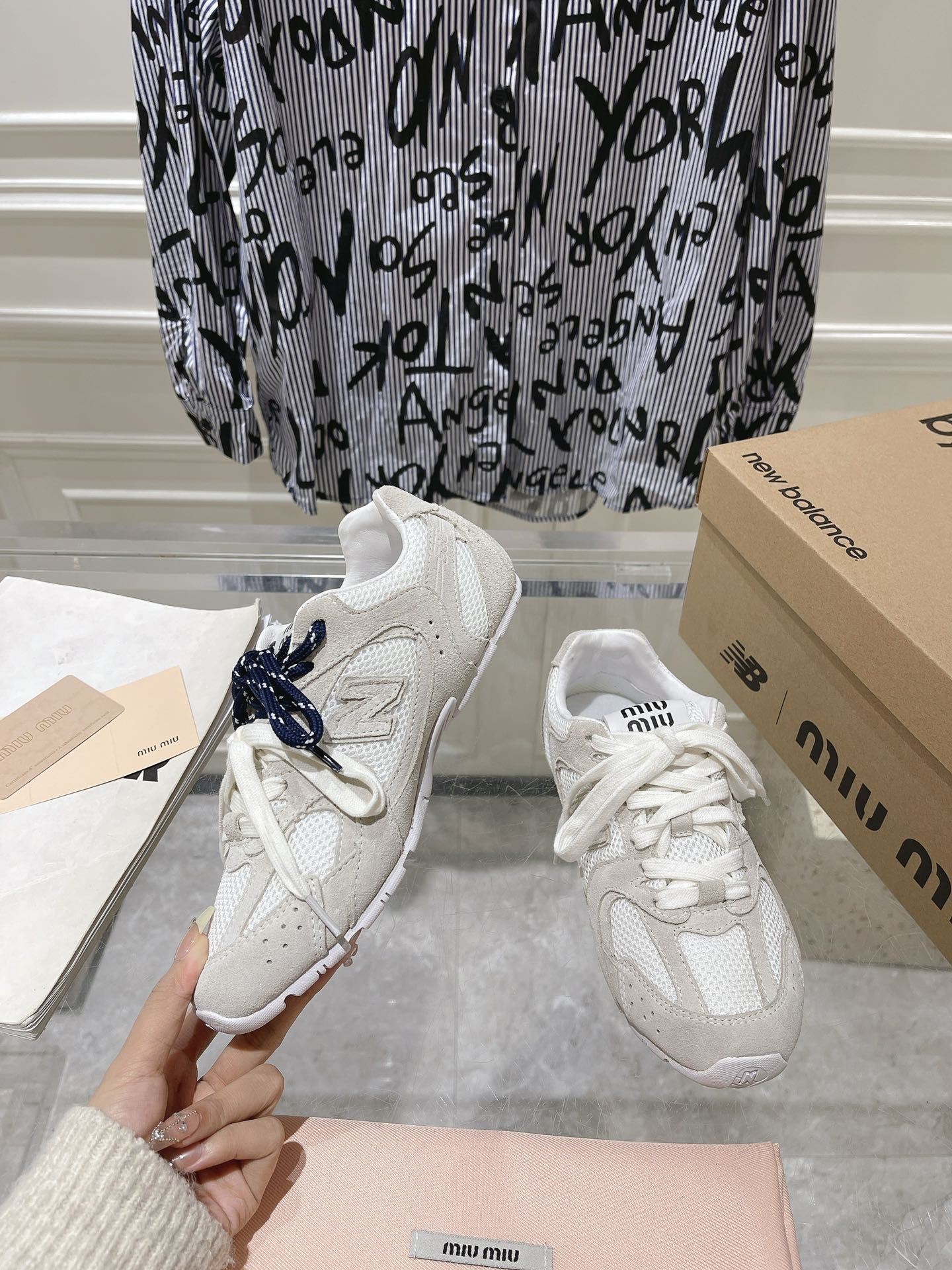 [TOP] Miu Miu Cowhide Shoes - White - 711 Luxury