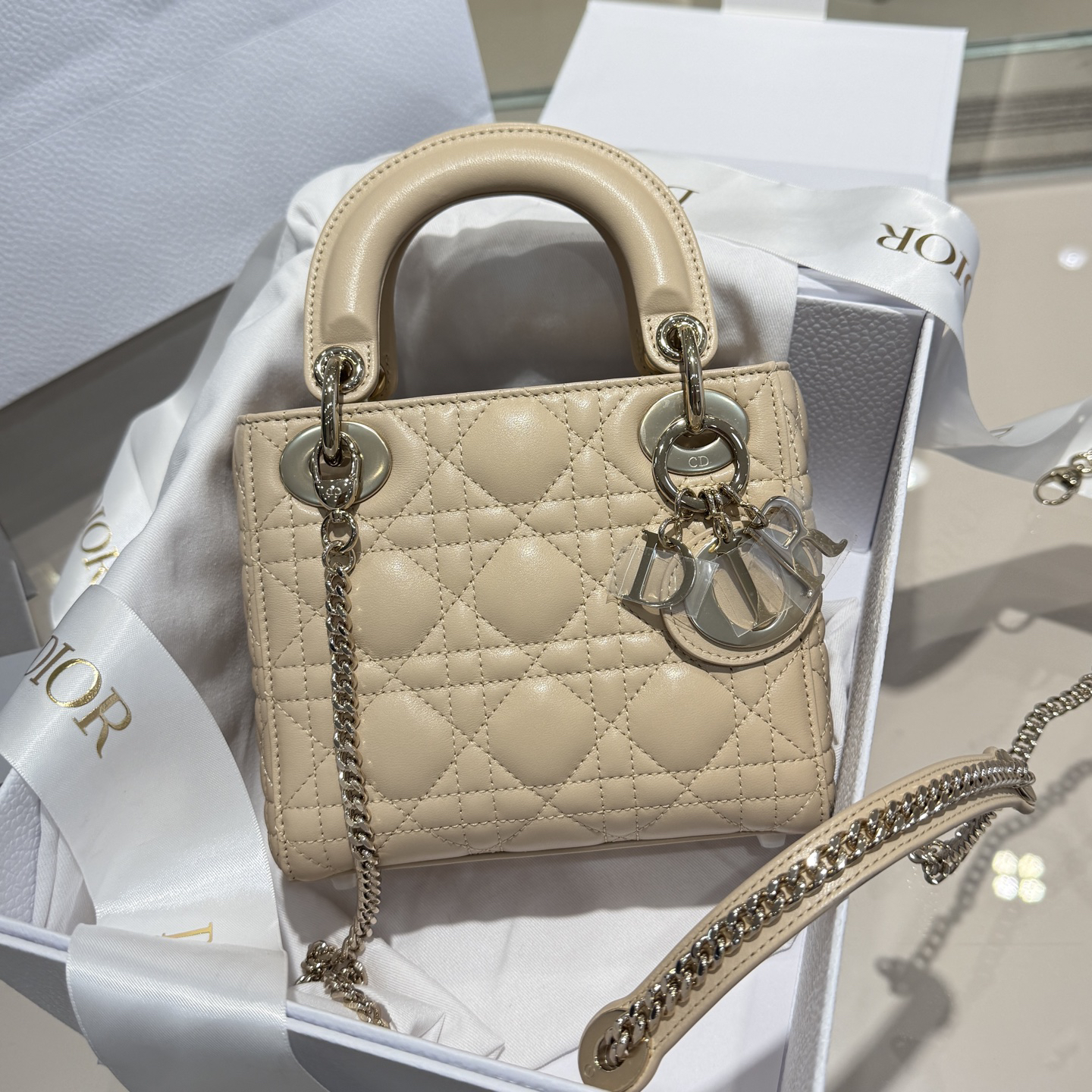 [TOP] Christian Dior Lady Dior Bag Lambskin 17x15x7cm - Khaki - 711 Luxury