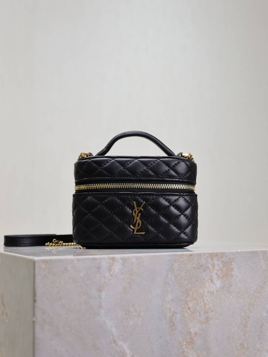 [TOP] Yves Saint Laurent YSL Gaby mini Chain Bag 12x8x4cm - Black & GHW - 711 Luxury