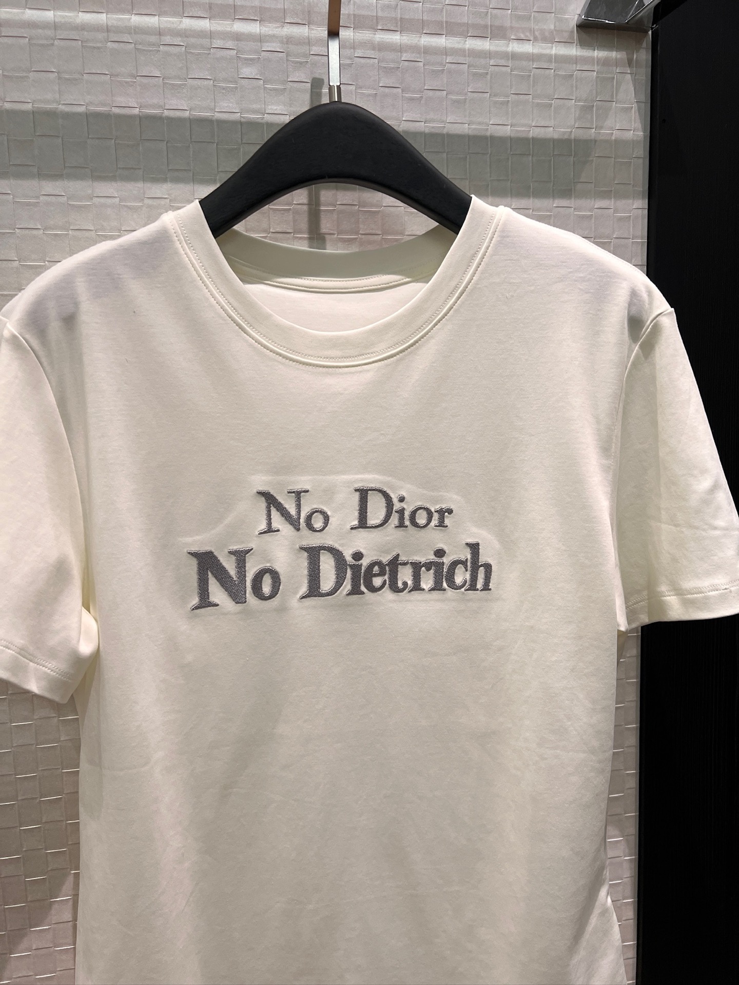 [TOP] Christian Dior  Embroidered Logo Letter T-shirt - White