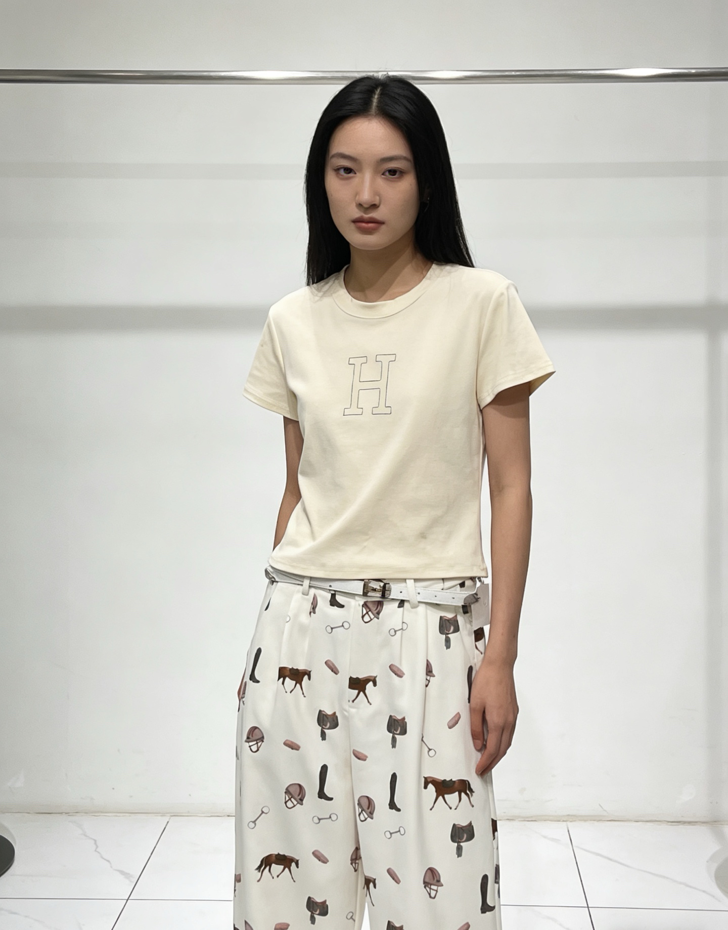 [TOP] HERMES Short-Sleeve T-Shirt -  Beige