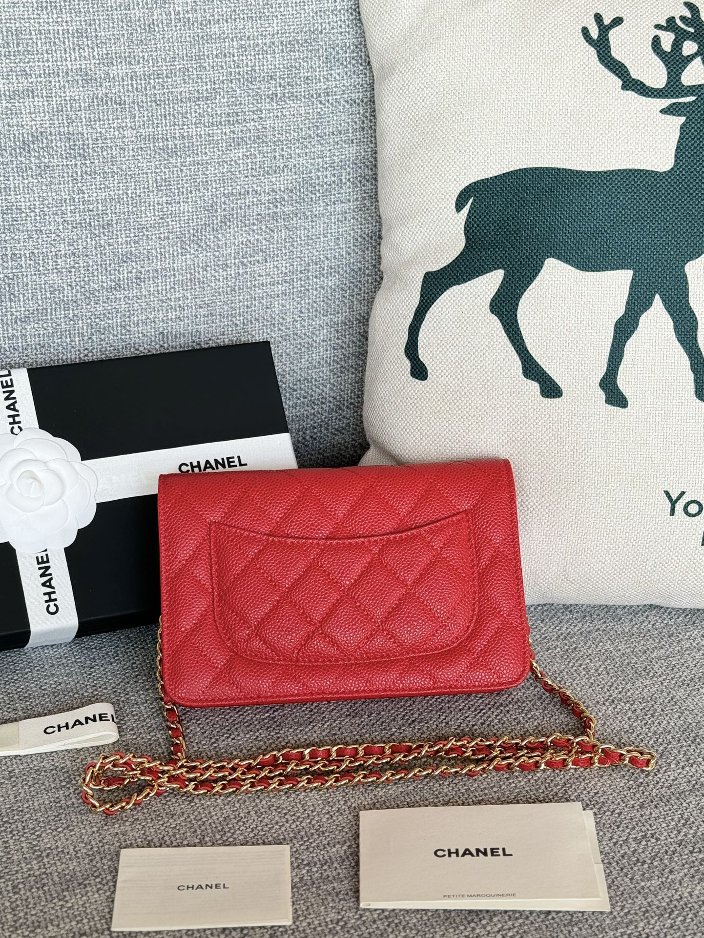 [TOP] CHANEL Woc Bag Cowhide 19x12x3cm - Red & GHW - 711 Luxury