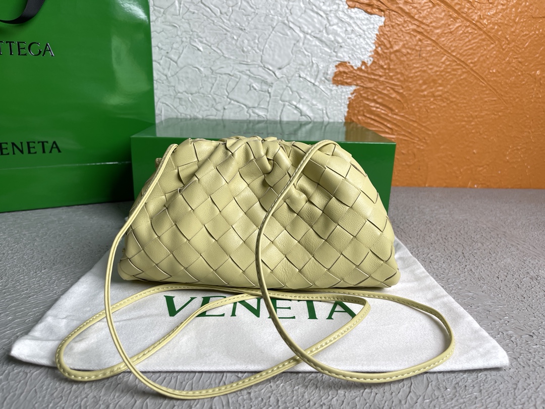 [TOP] Bottega Veneta BV The Pouch Bag 22x13x7cm - Light Yellow - 711 Luxury