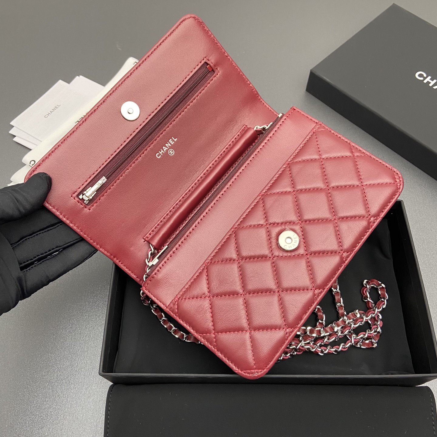 [TOP] CHANEL Woc Bag  - Red