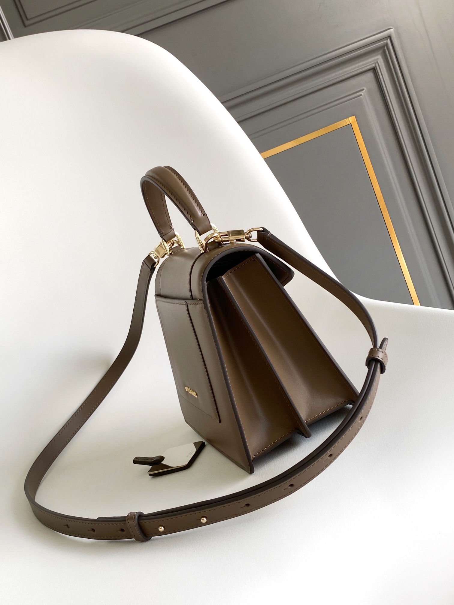 [TOP] BVLGARI Serpenti Forever Bag Calfskin 20.5x15x9cm - Brown - 711 Luxury