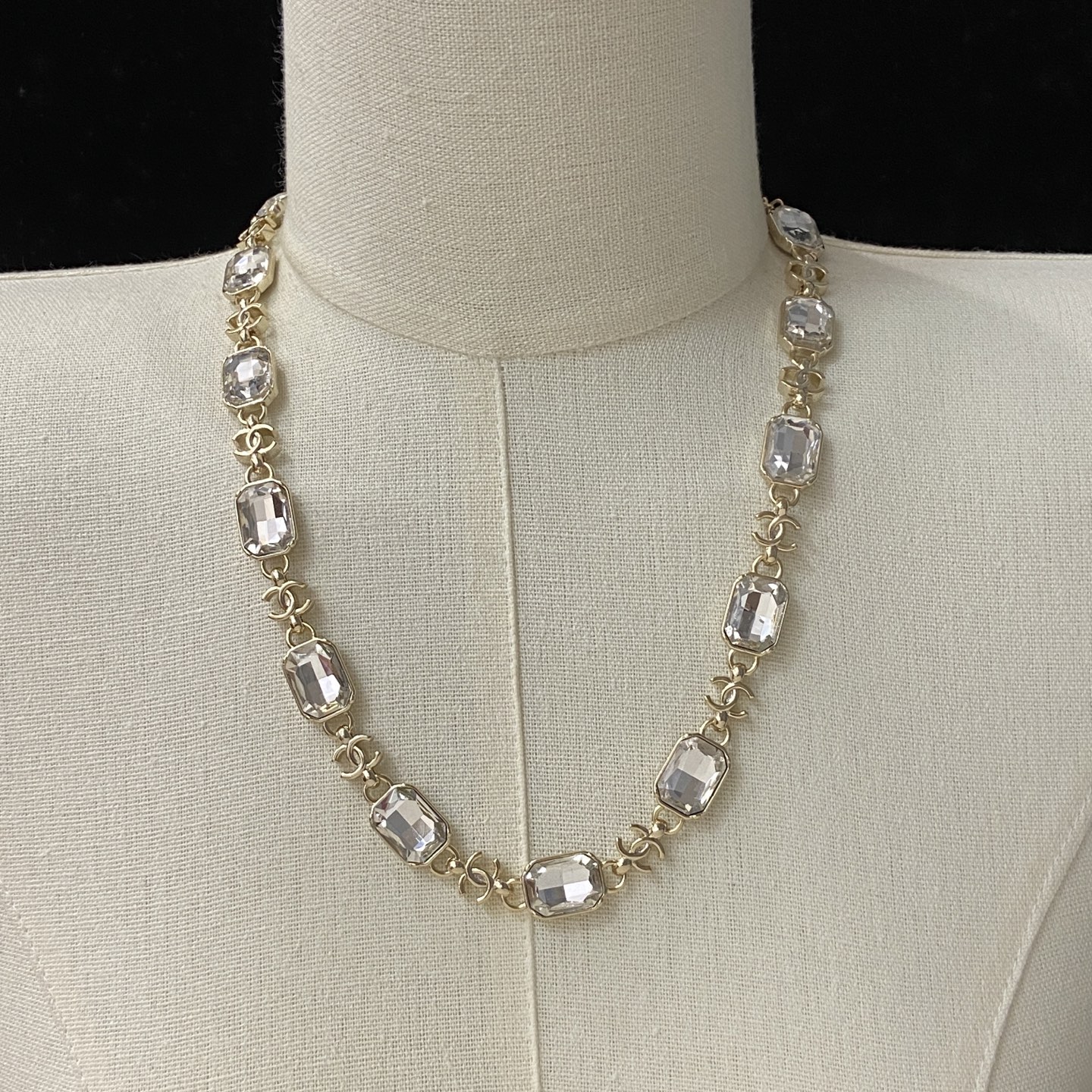 [TOP] CHANEL Necklace - Gold - 711 Luxury