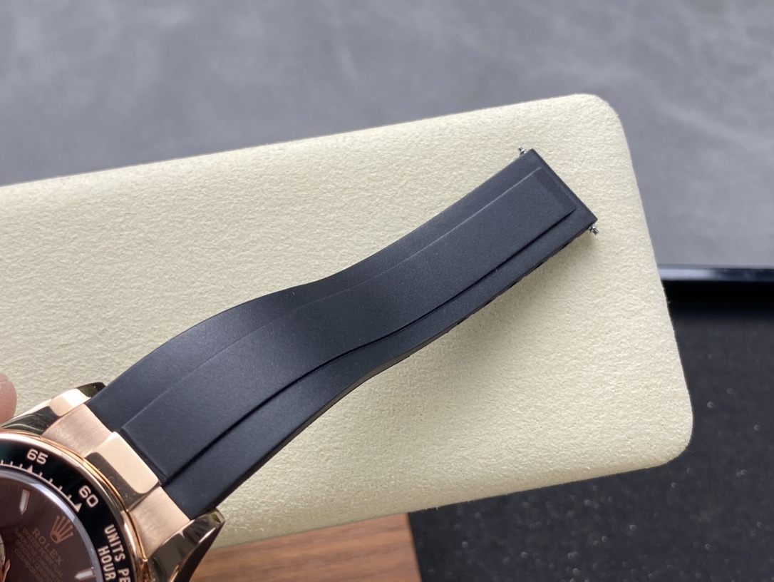 [TOP] ROLEX Men's Watch 40mm - Rose Gold