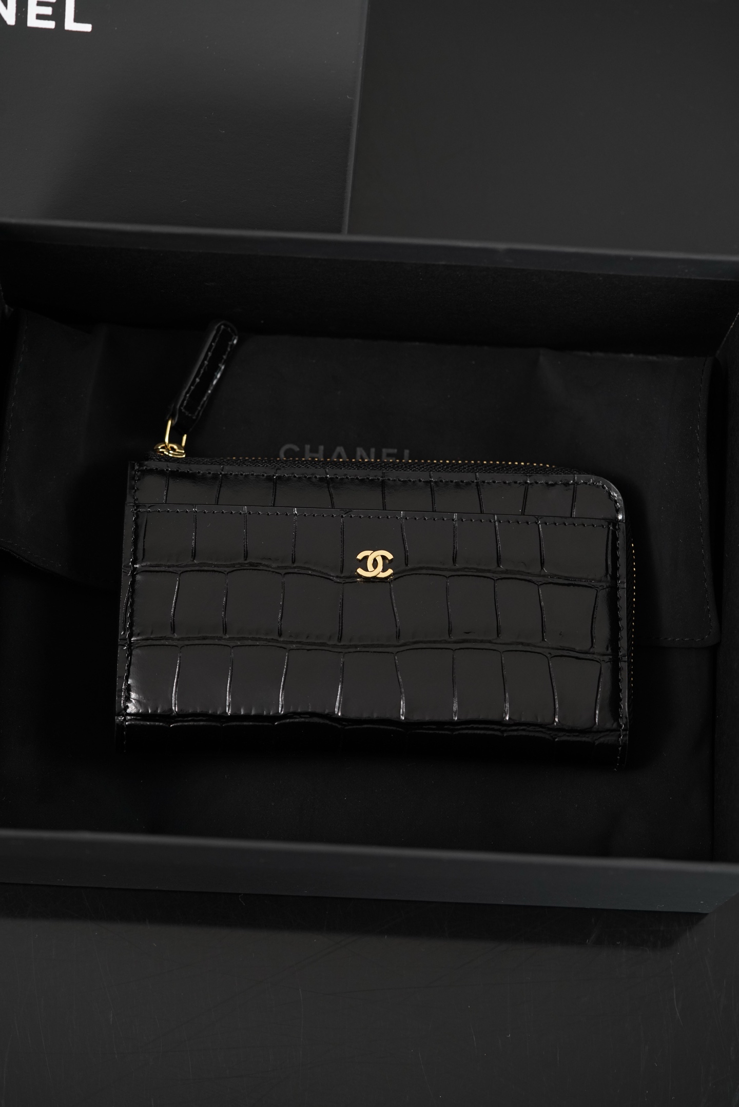 Chanel black Wallet CHANEL Zippered Card Holder Crocodile Leather Black Gold #389742 View 2 | Nigo Office