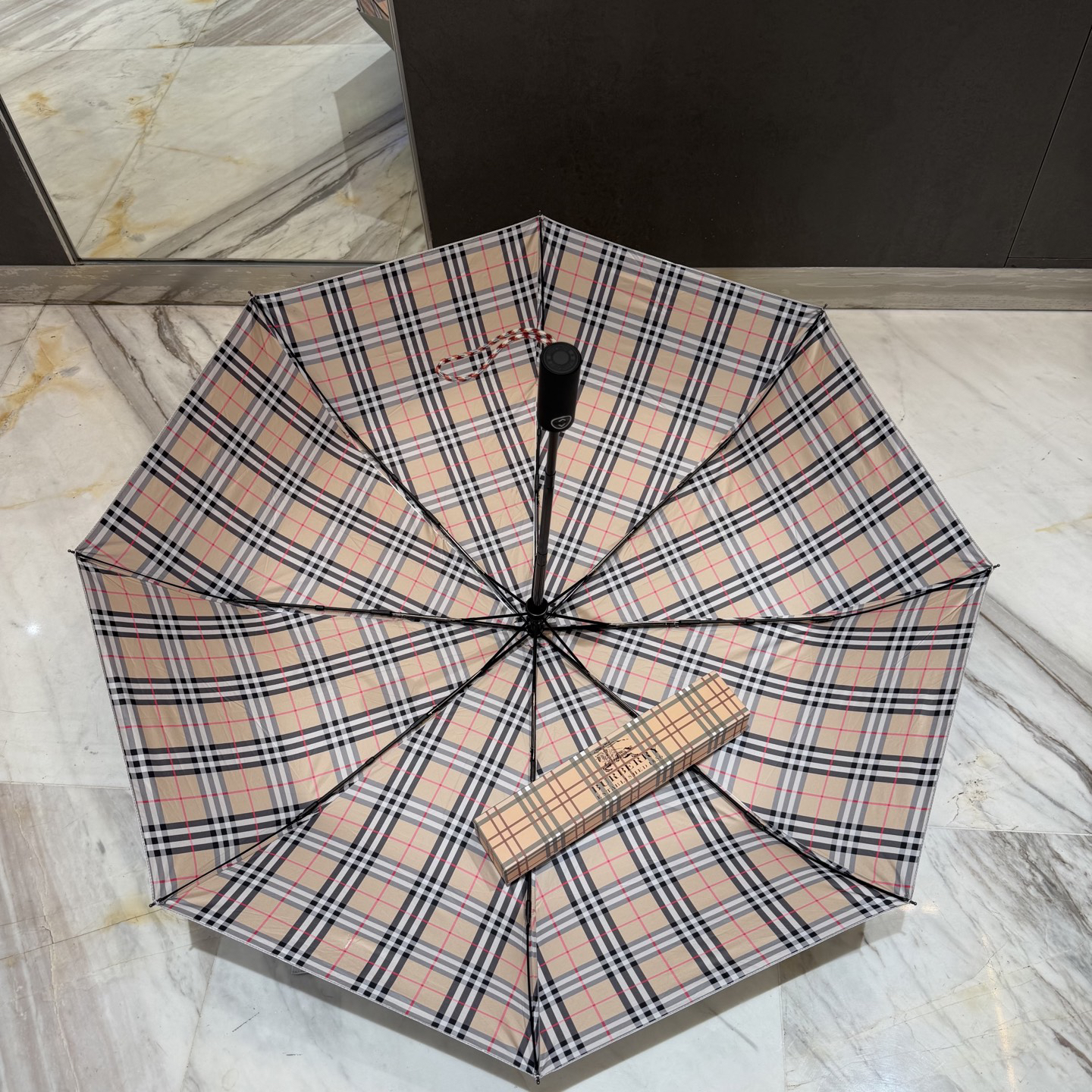 [TOP] BURBERRY Umbrella - Khaki and Silver - 711 Luxury