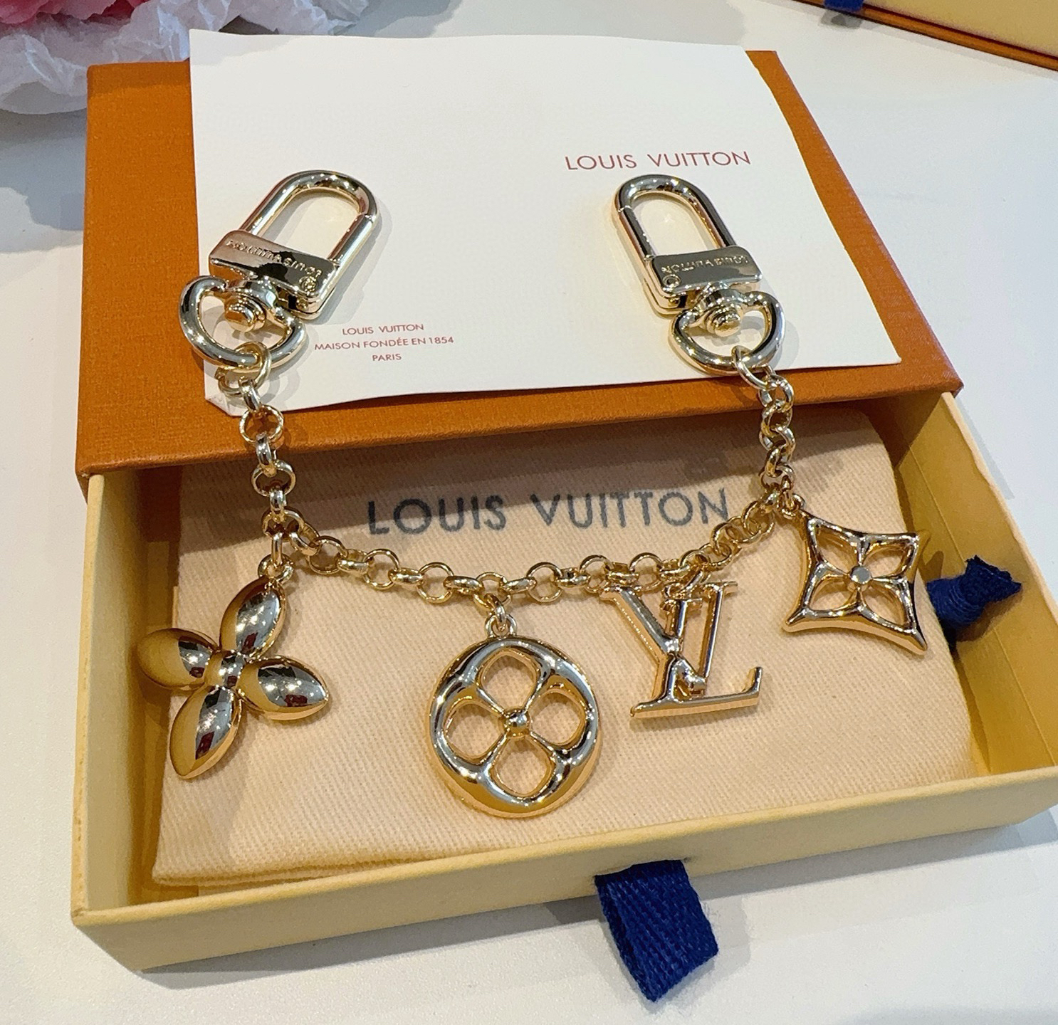 [TOP] Louis Vuitton LV Spring Street Chain - Gold - 711 Luxury