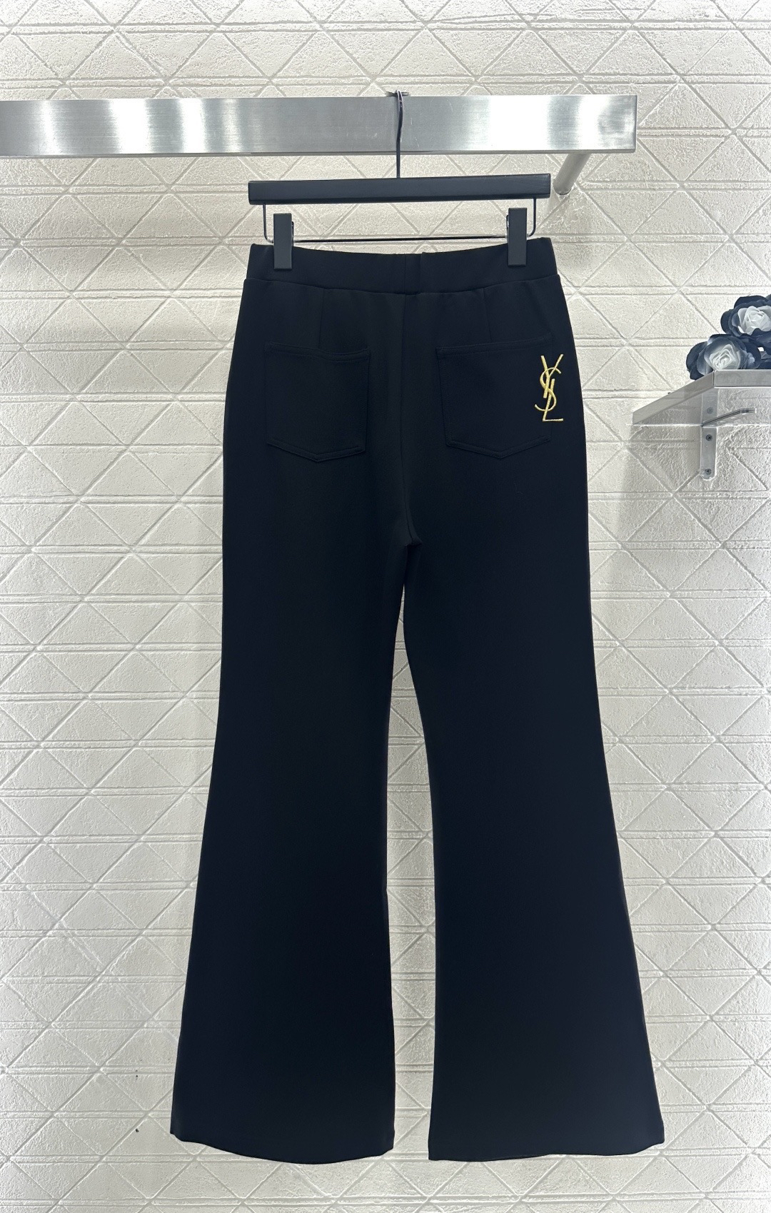 [TOP] CHANEL Flared Retro Stretch Pants - Black