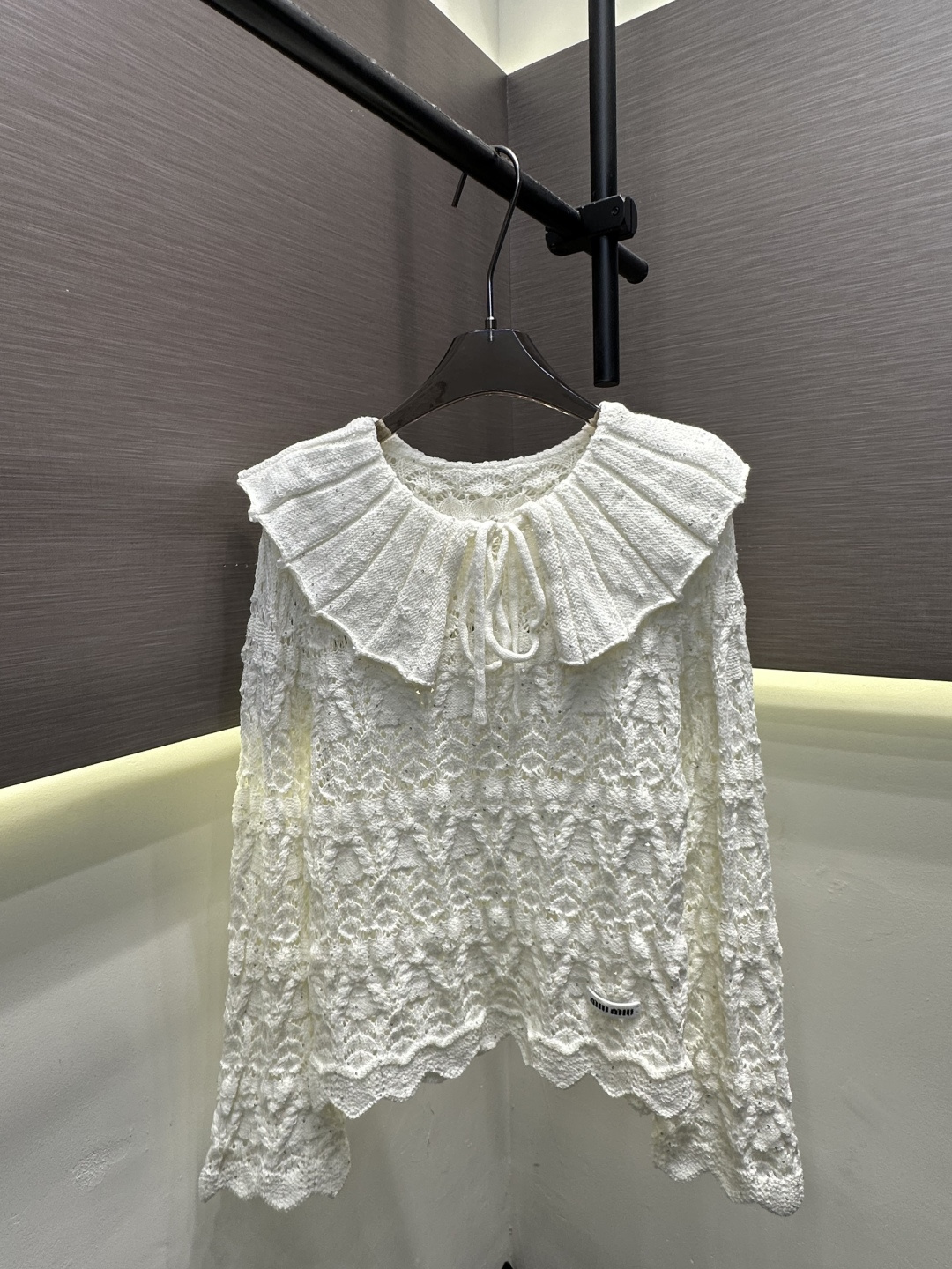 [TOP] Miu Miu Long-sleeved Shirt - 2 Colors - 711 Luxury