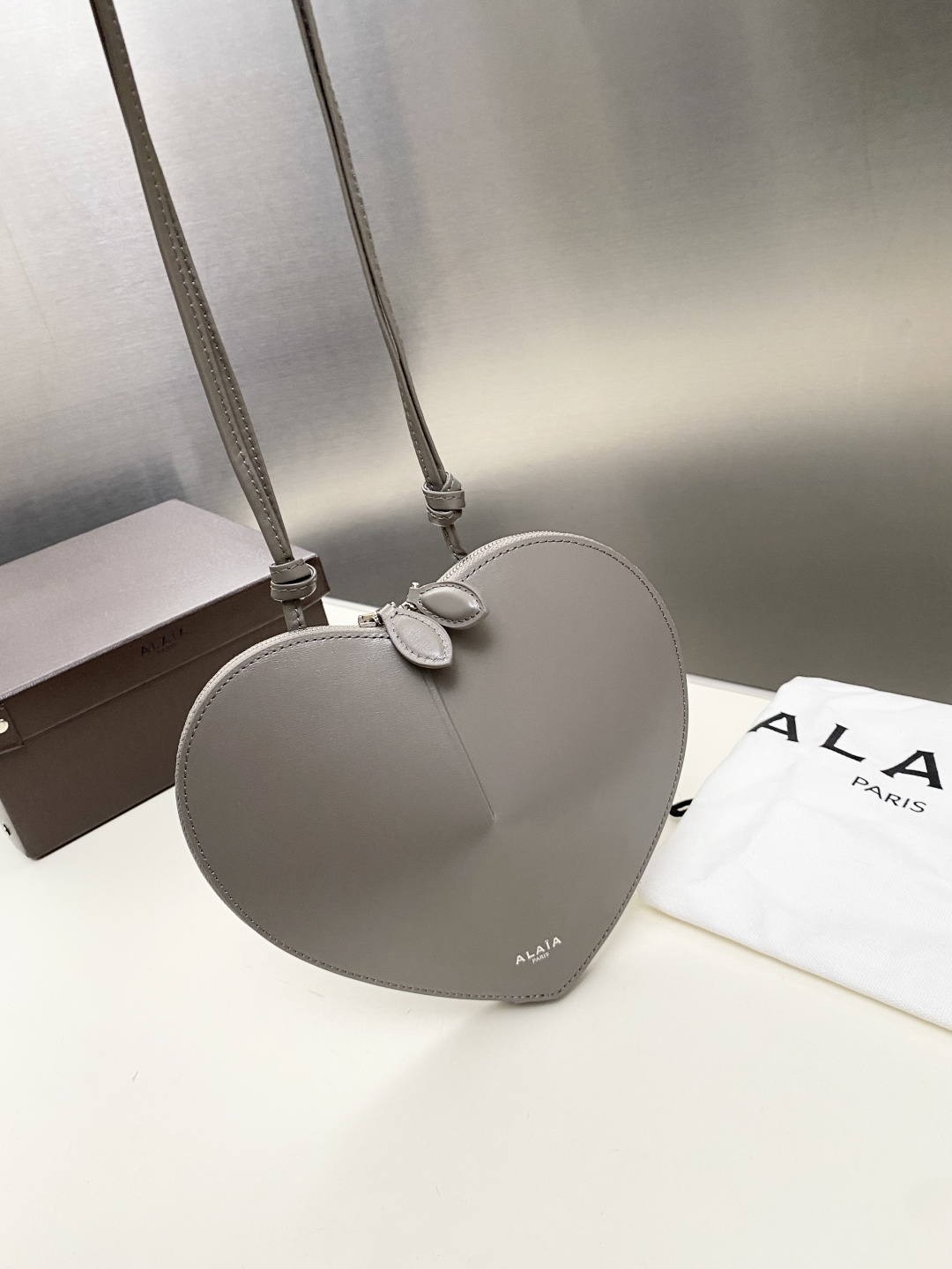 [TOP] ALAIA Le Coeur Bag 21-17-5 CM - Grey - 711 Luxury