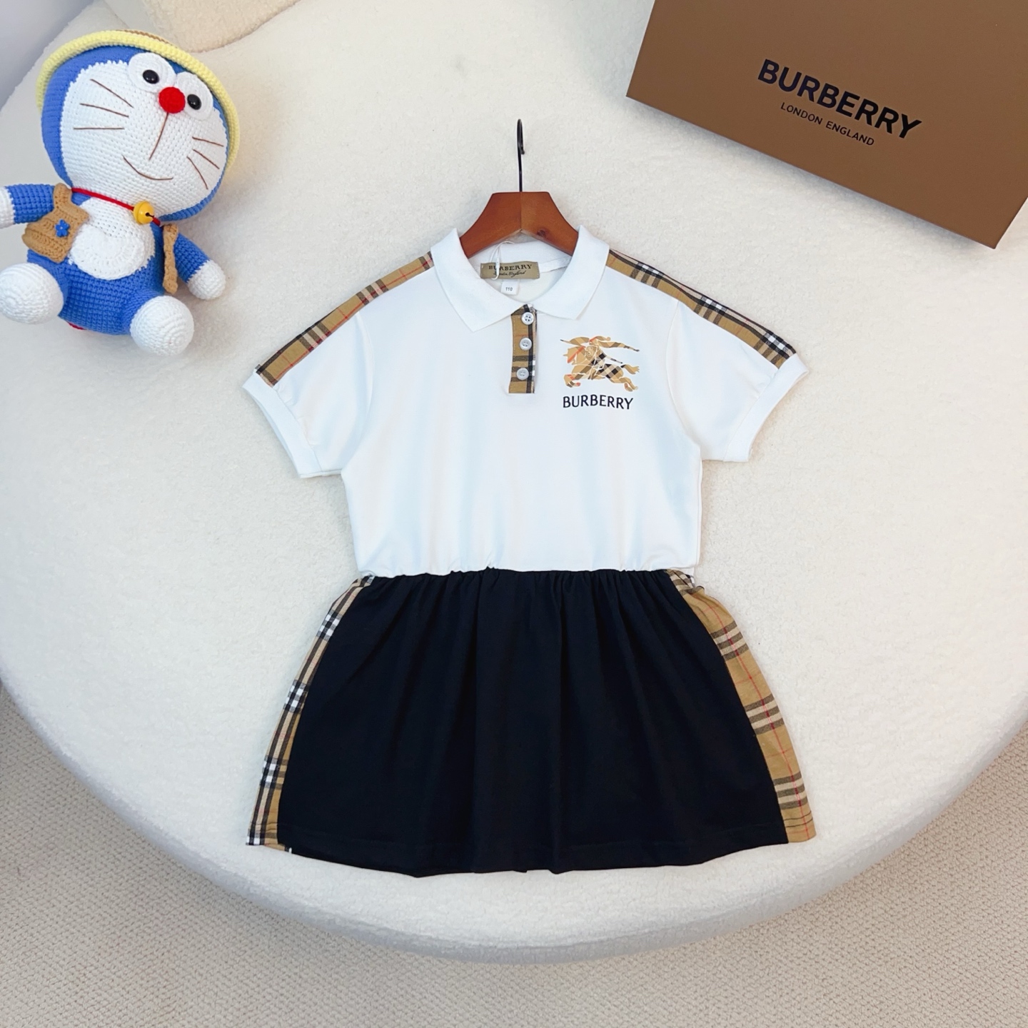 Burberry Girls White Check Shoulder Equestrian Logo Polo Black Side Plaid Spliced Pleated Cotton Dress Kids Sibling Matching Outfit Sizes 100-160