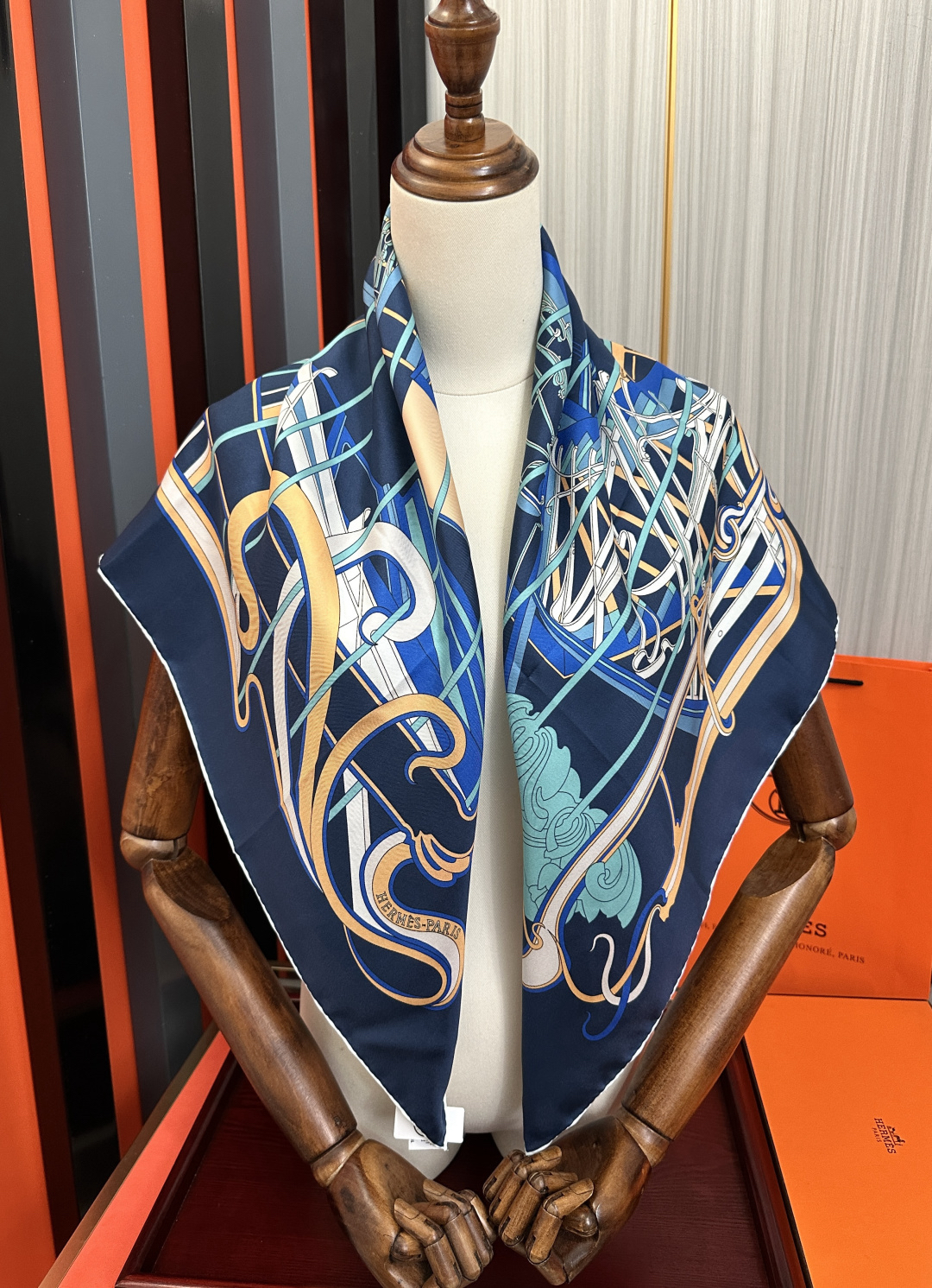 [TOP] HERMES Scarf 90x90cm - Blue - 711 Luxury