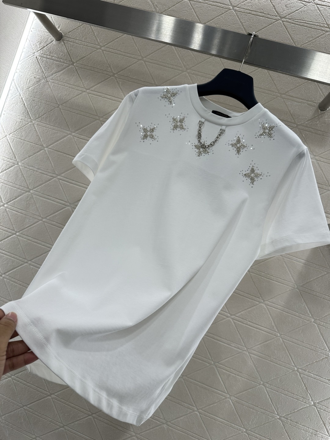 [TOP] Louis Vuitton LV Short-Sleeve T-Shirt - White
