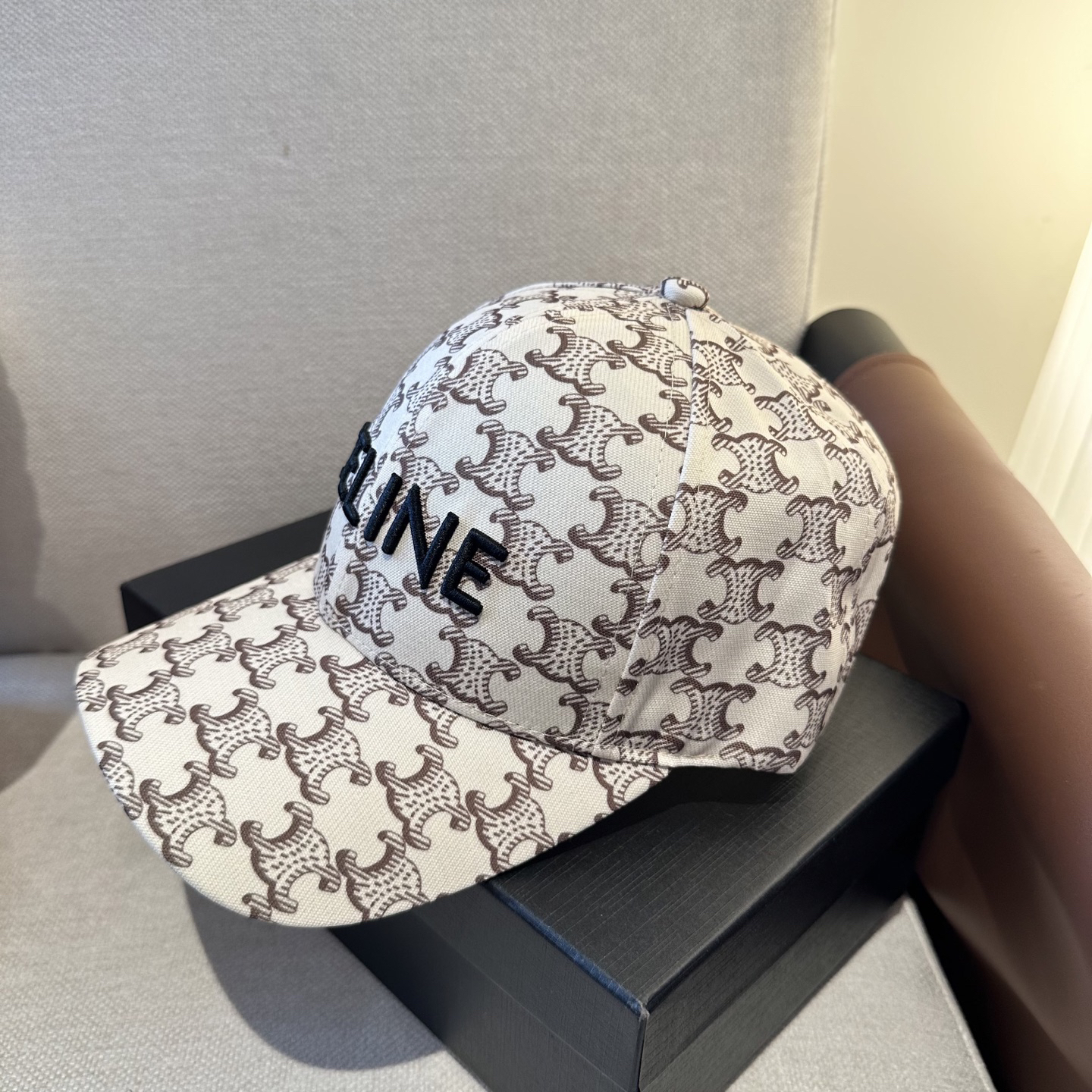 [TOP] CELINE Baseball Cap - Beige - 711 Luxury