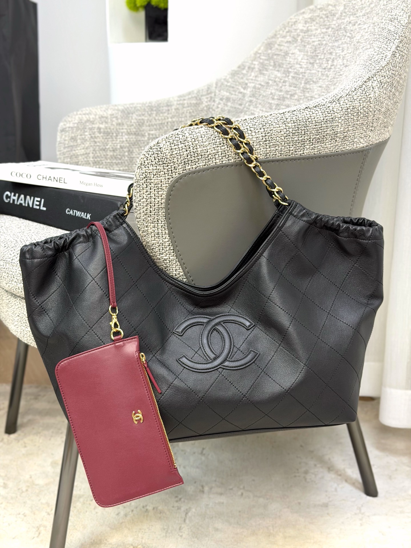 Chanel Bag CHANEL CC Tote Bag #378164 View 2 | Nigo Office